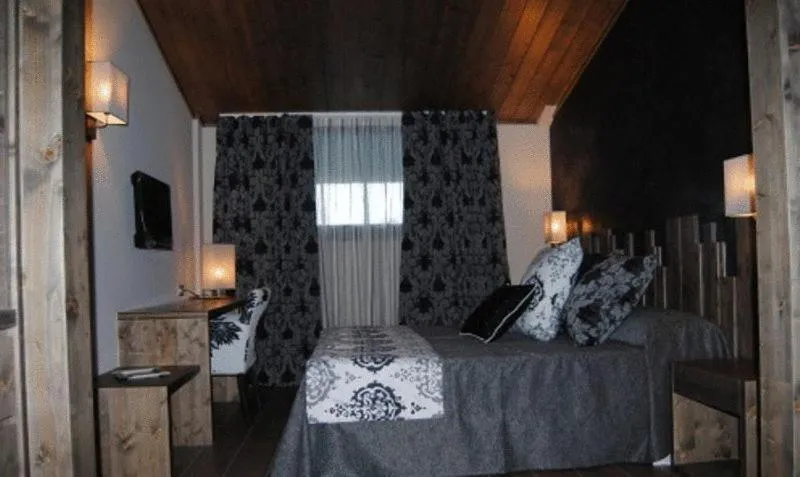 Photo of the whole room in Santa Bárbara