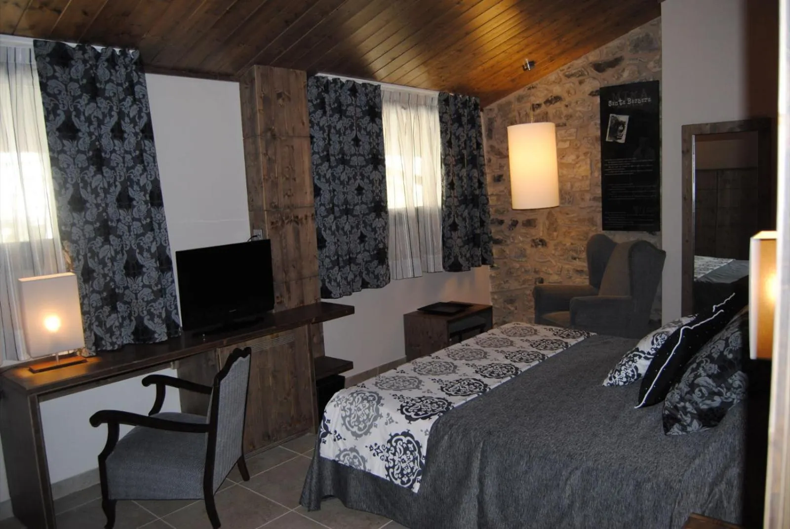 Photo of the whole room, Bed in Santa Bárbara