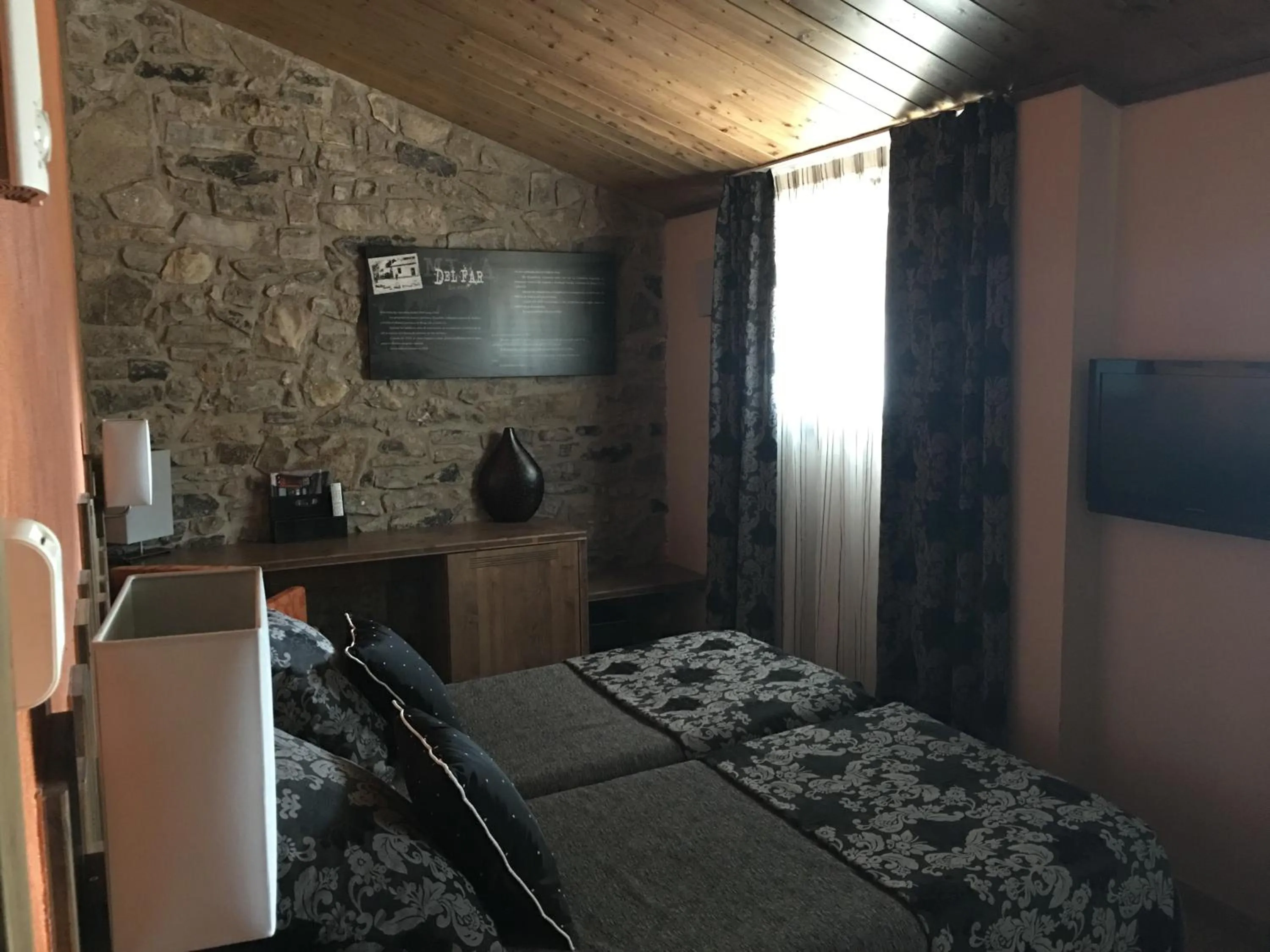 Decorative detail, Bed in Santa Bárbara