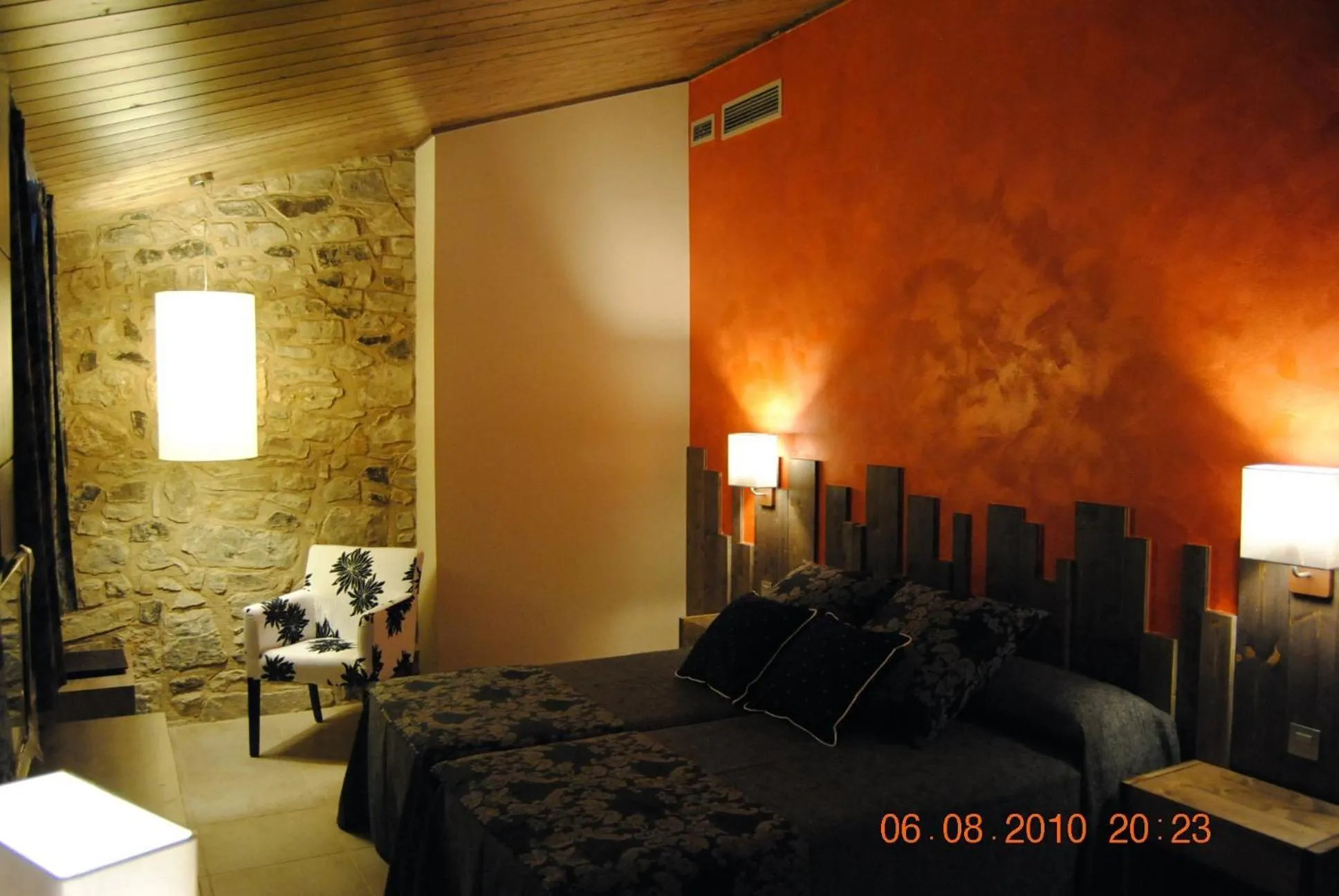 Photo of the whole room, Bed in Santa Bárbara