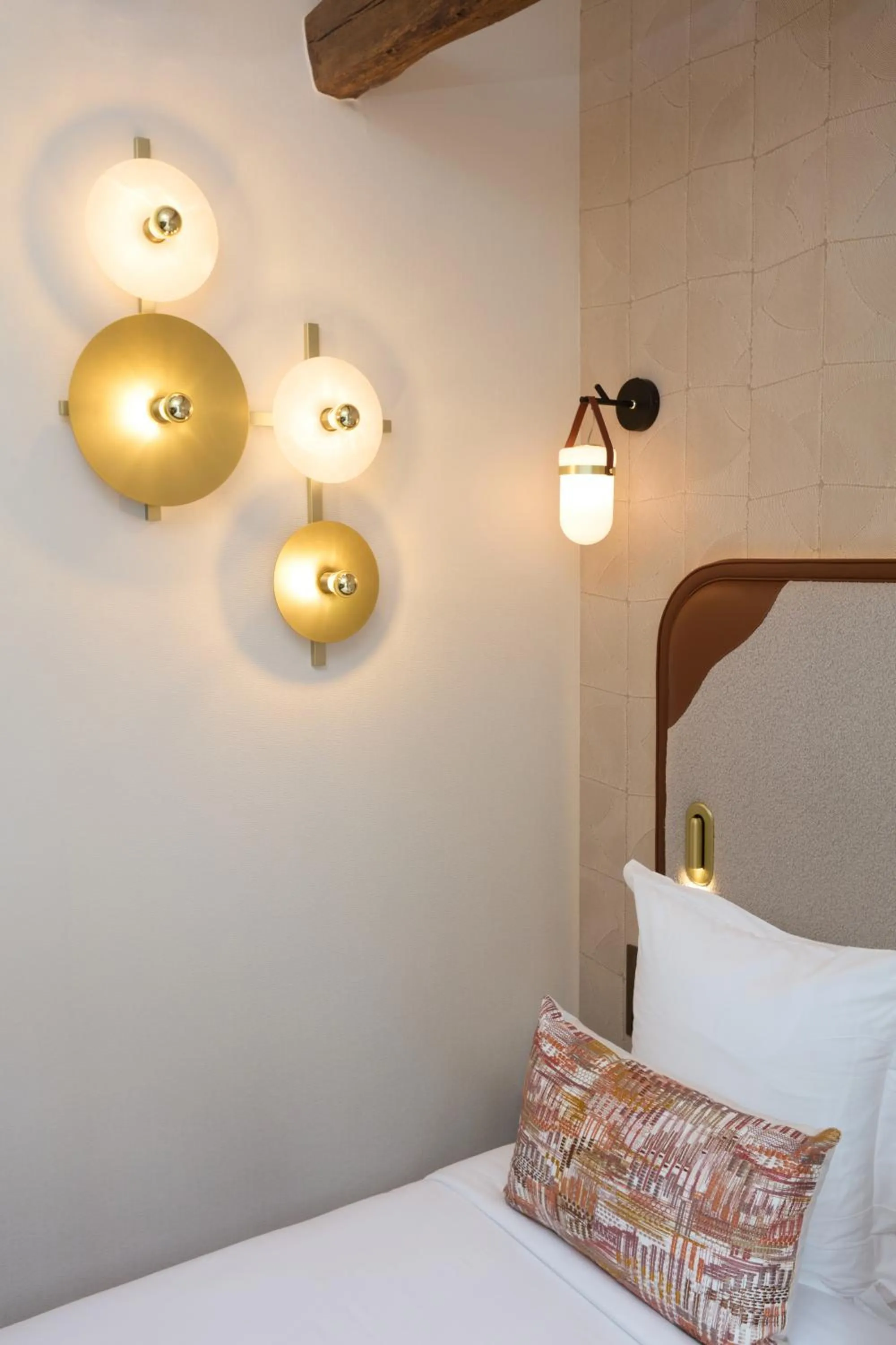 Bed in Hôtel Hiro Paris