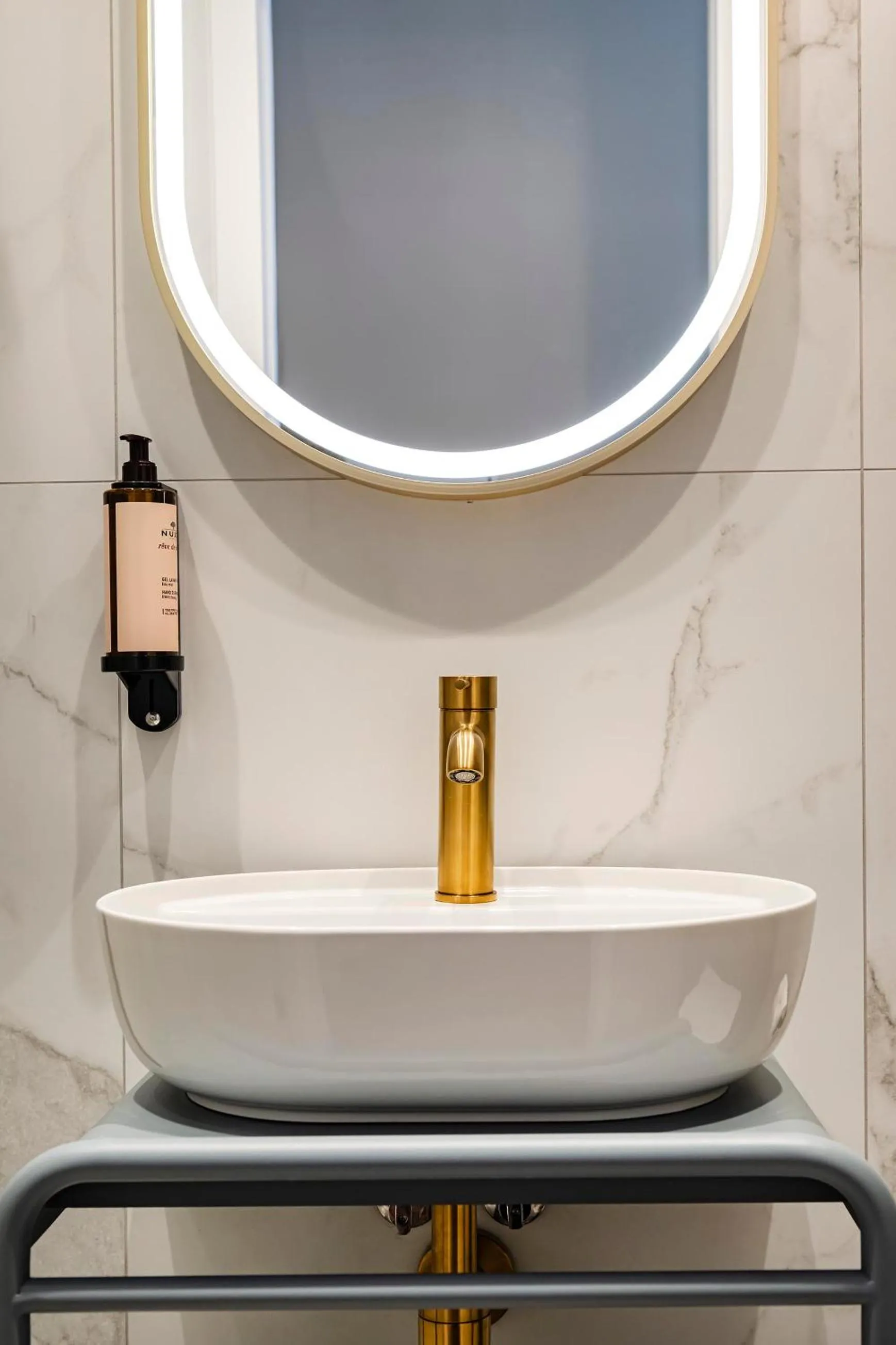 Bathroom in Hôtel Hiro Paris