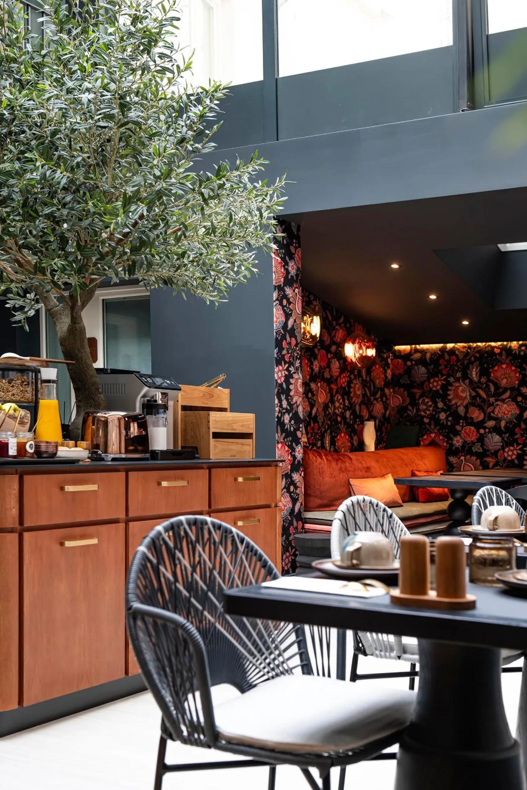 Living room in Hôtel Hiro Paris