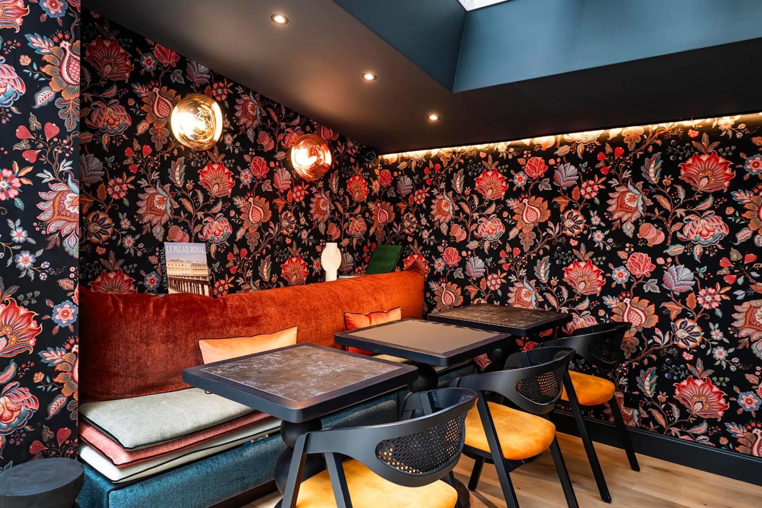 Living room in Hôtel Hiro Paris