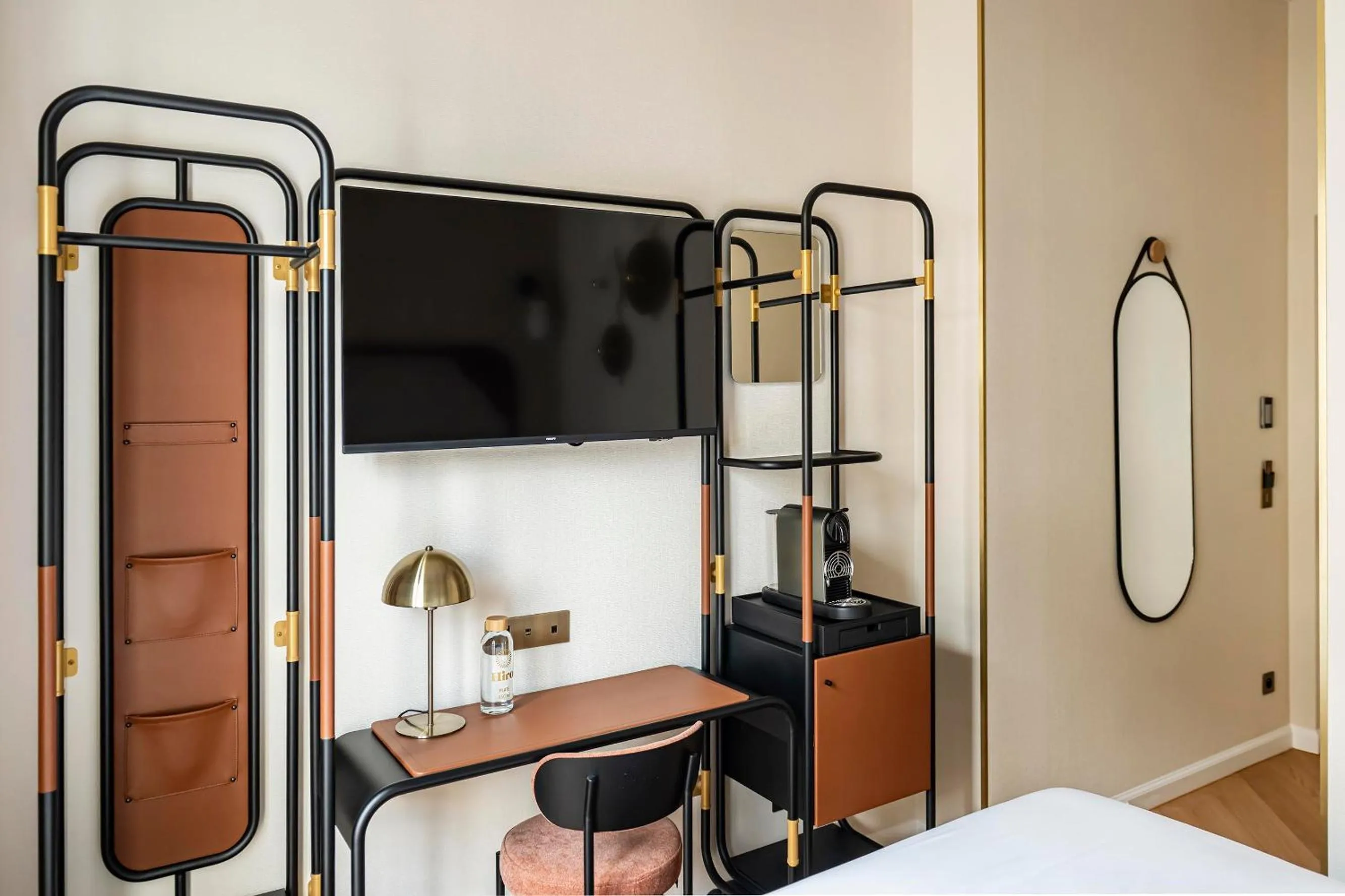 Bed in Hôtel Hiro Paris