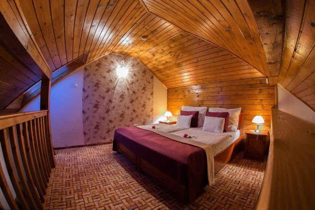 Photo of the whole room in Egri Korona Borház és Wellness Hotel