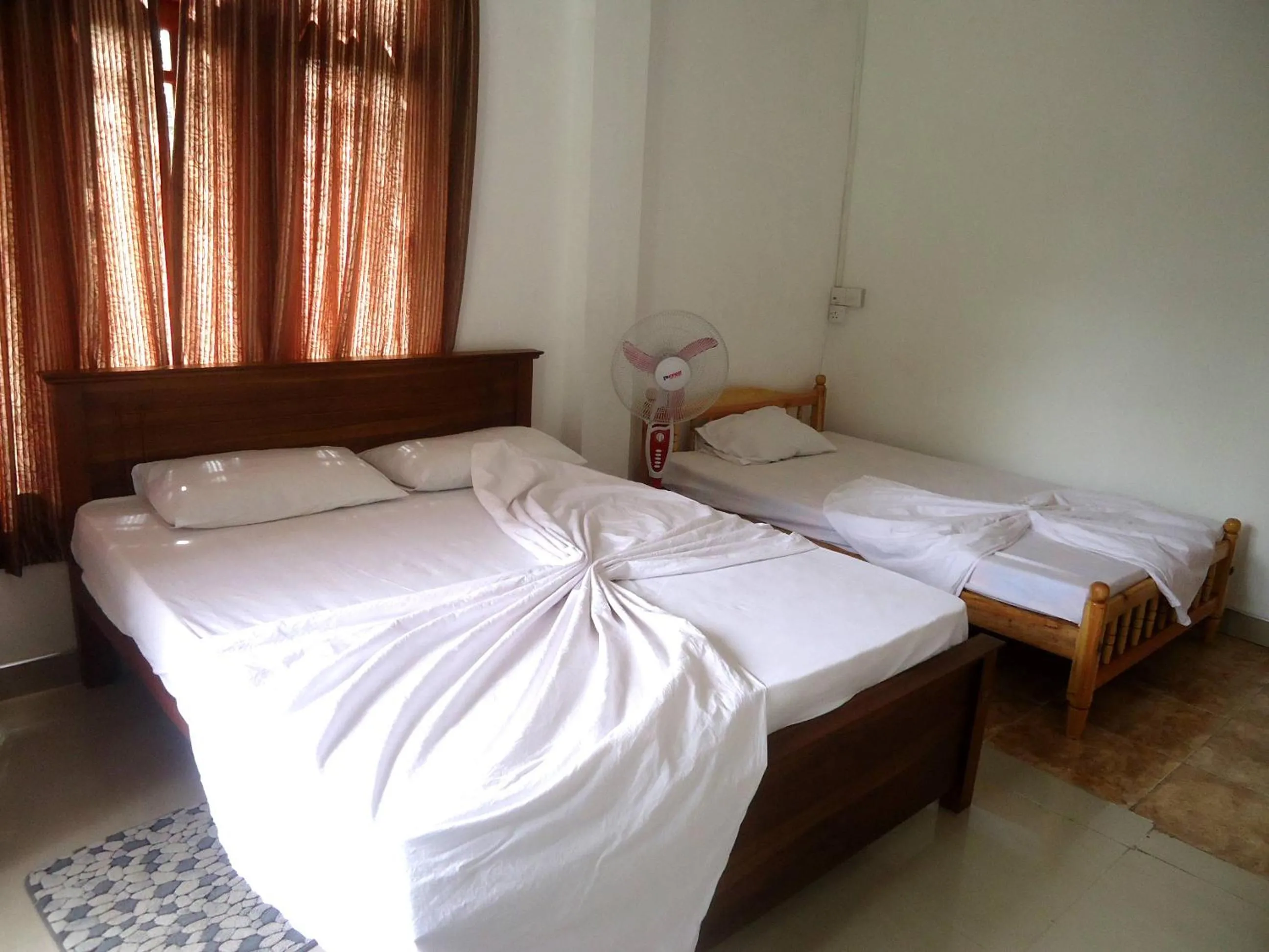 bunk bed in Layathraa Kandy