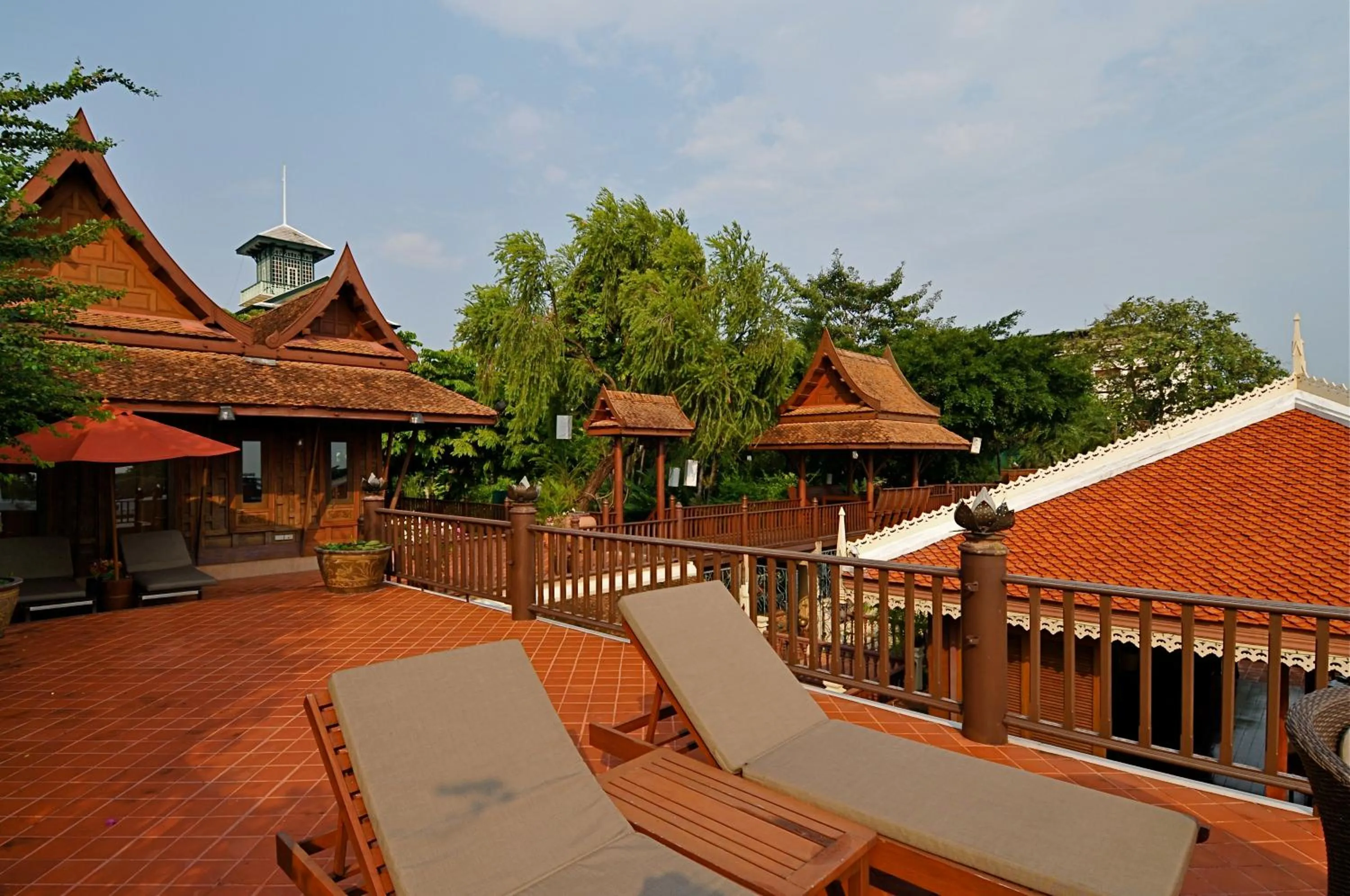 Facade/entrance in Chakrabongse Villas