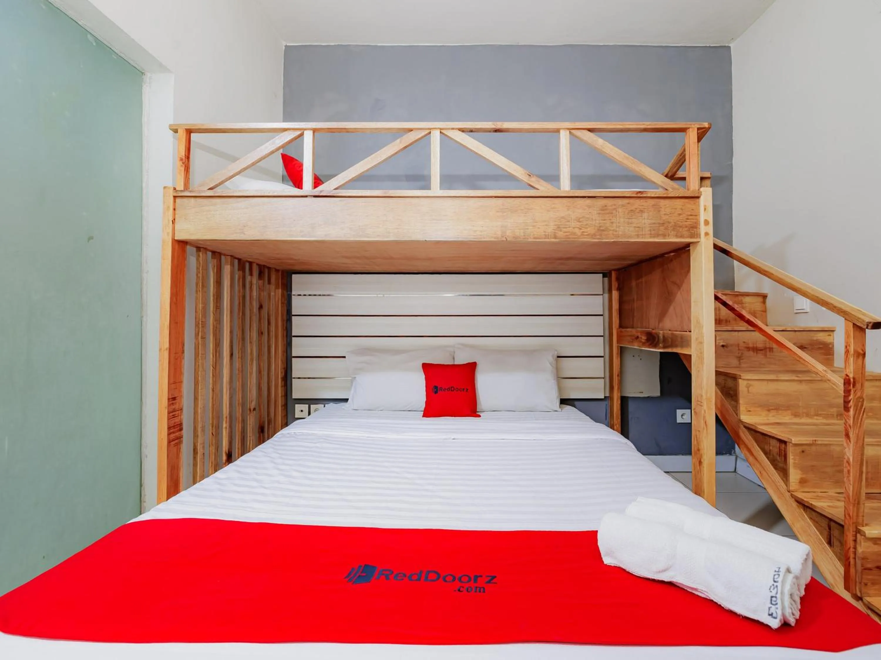 Bedroom, Bed in RedDoorz Plus near Asia Afrika 3