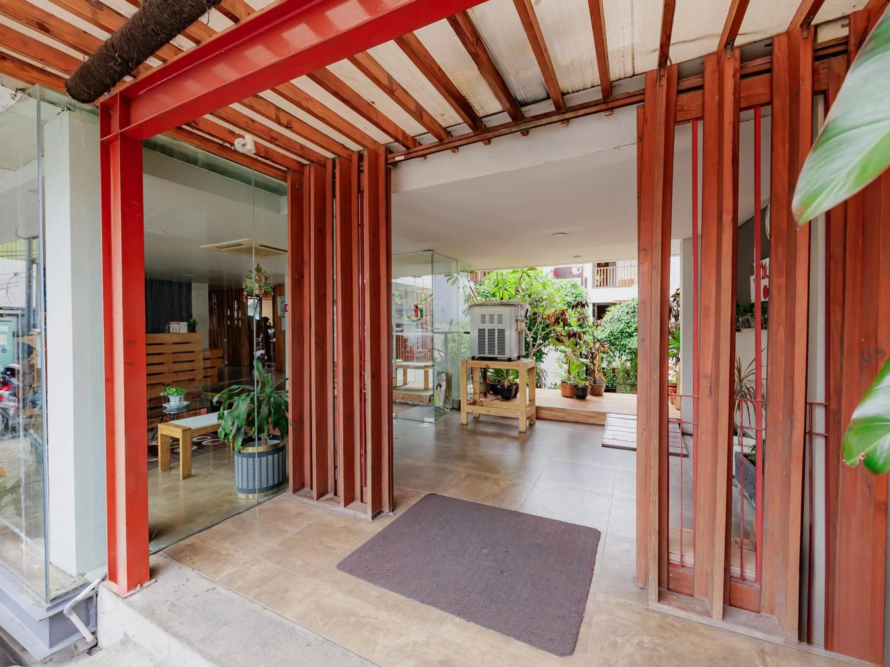 Facade/entrance in RedDoorz Plus near Asia Afrika 3