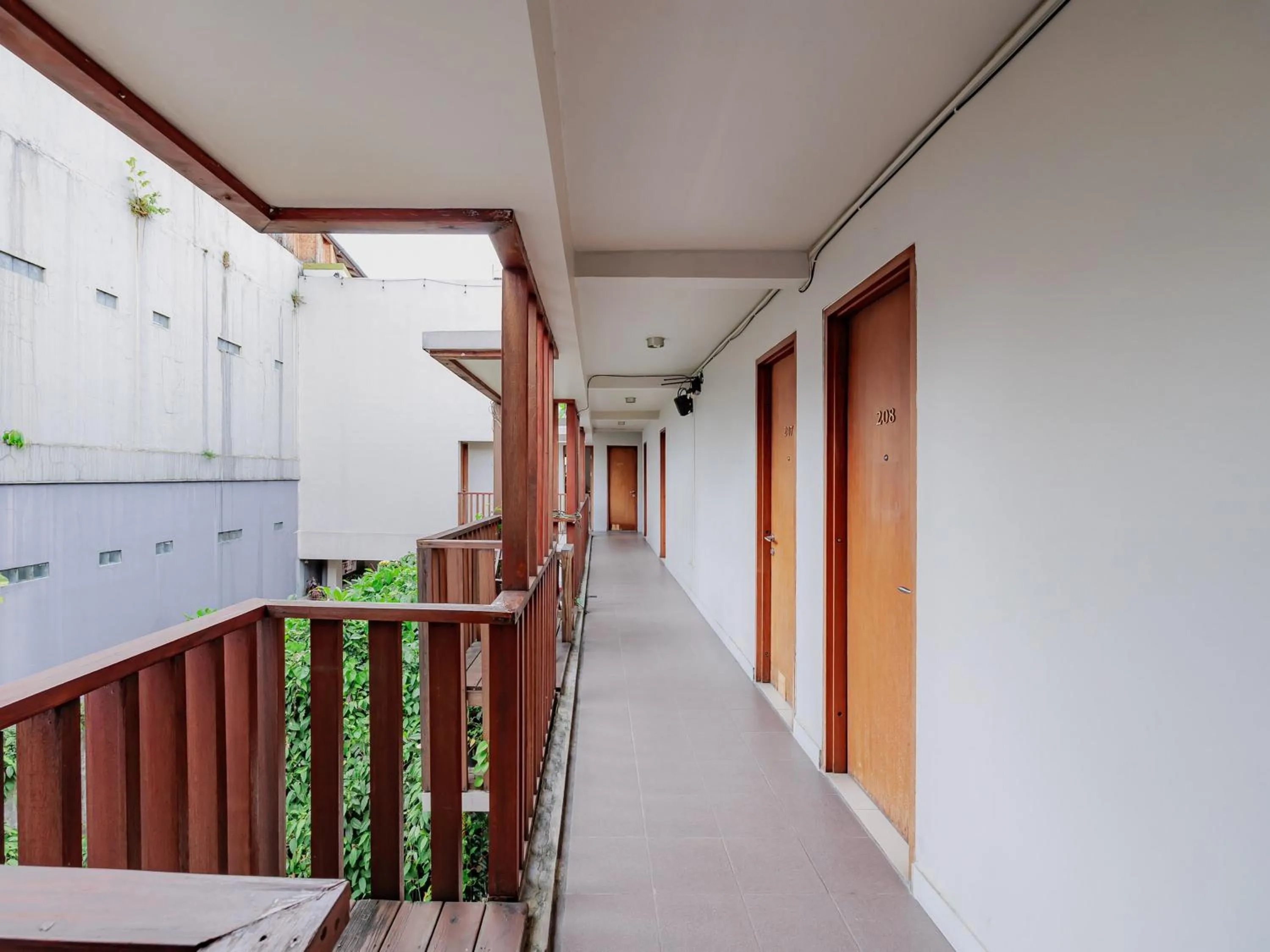 Property building in RedDoorz Plus near Asia Afrika 3