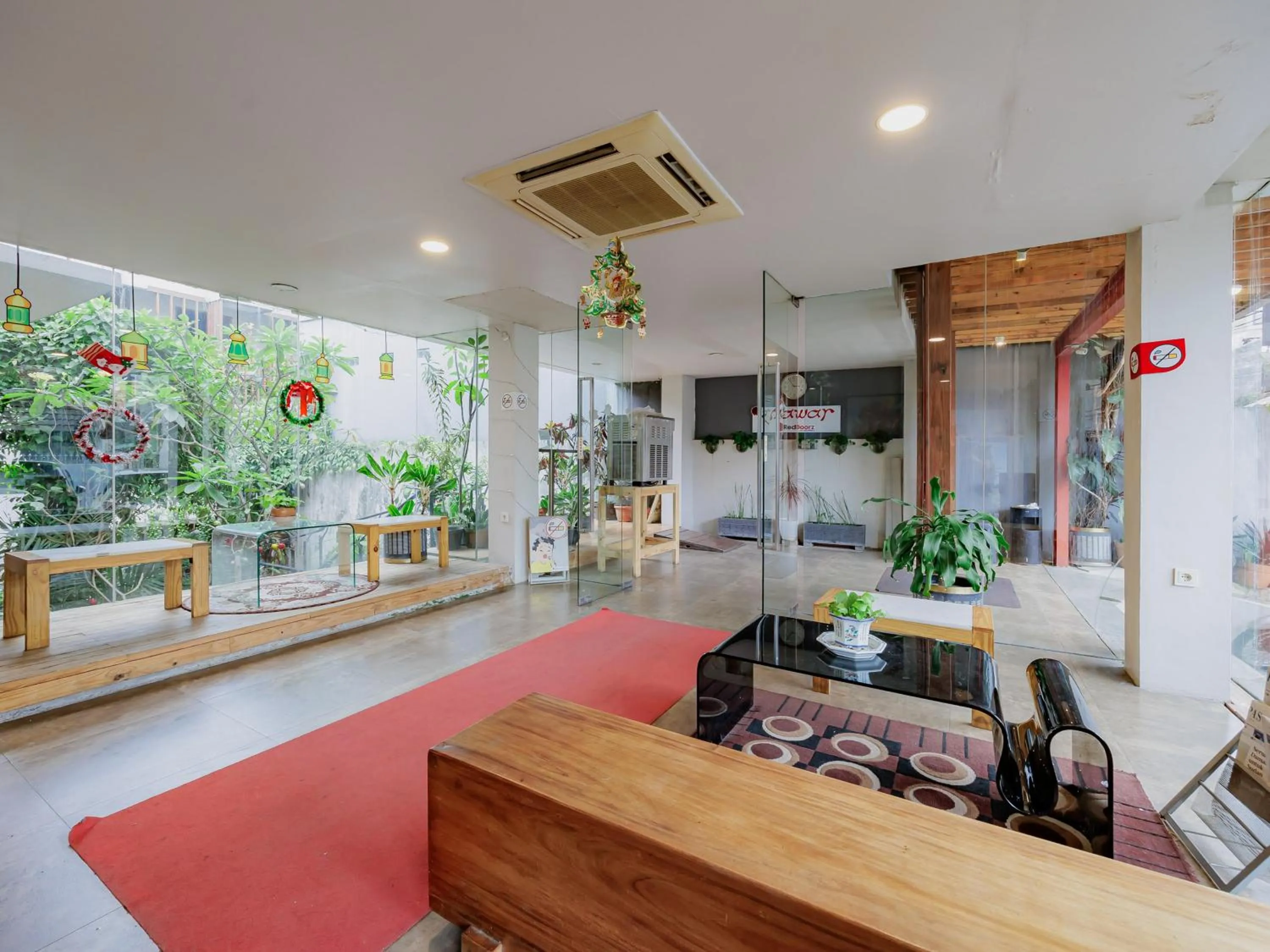 Property building in RedDoorz Plus near Asia Afrika 3