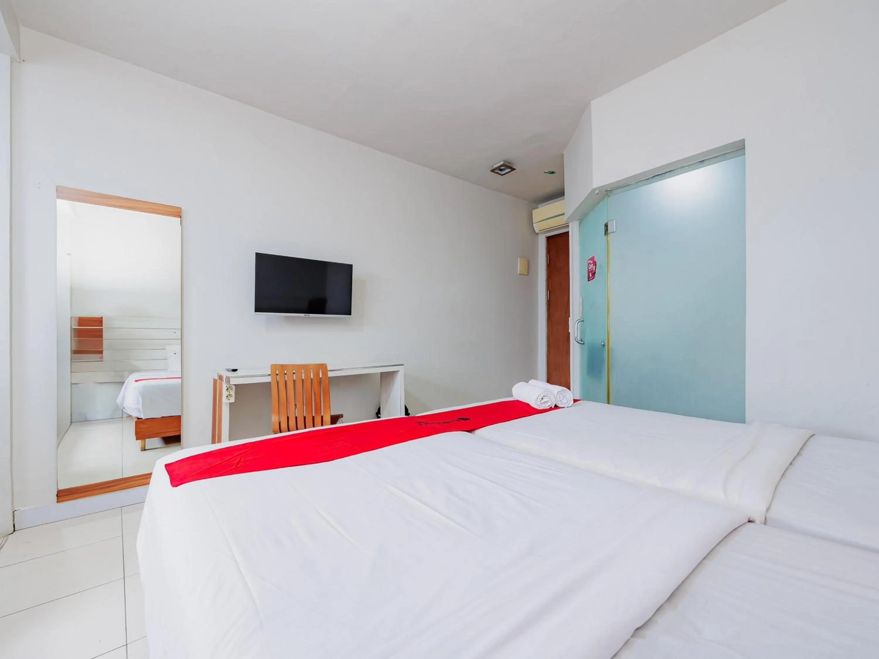 Bedroom, Bed in RedDoorz Plus near Asia Afrika 3