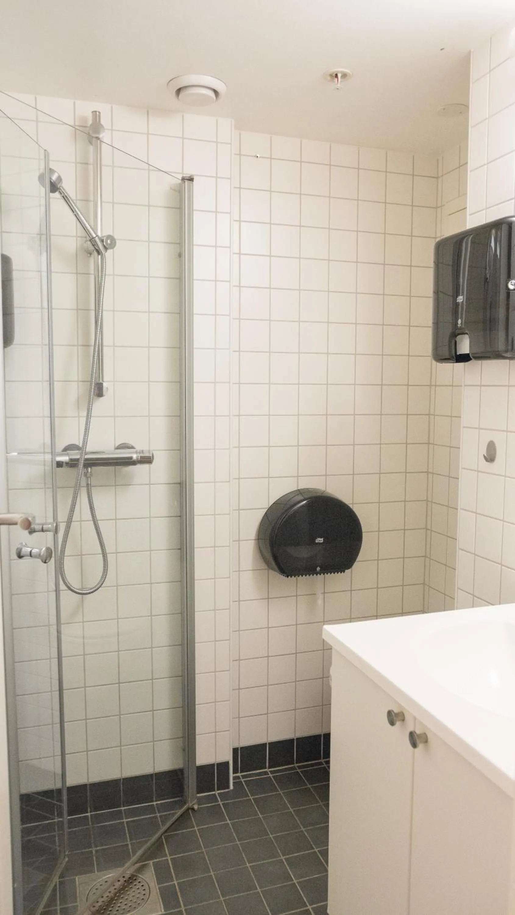 Shower in City Hostel Bergen