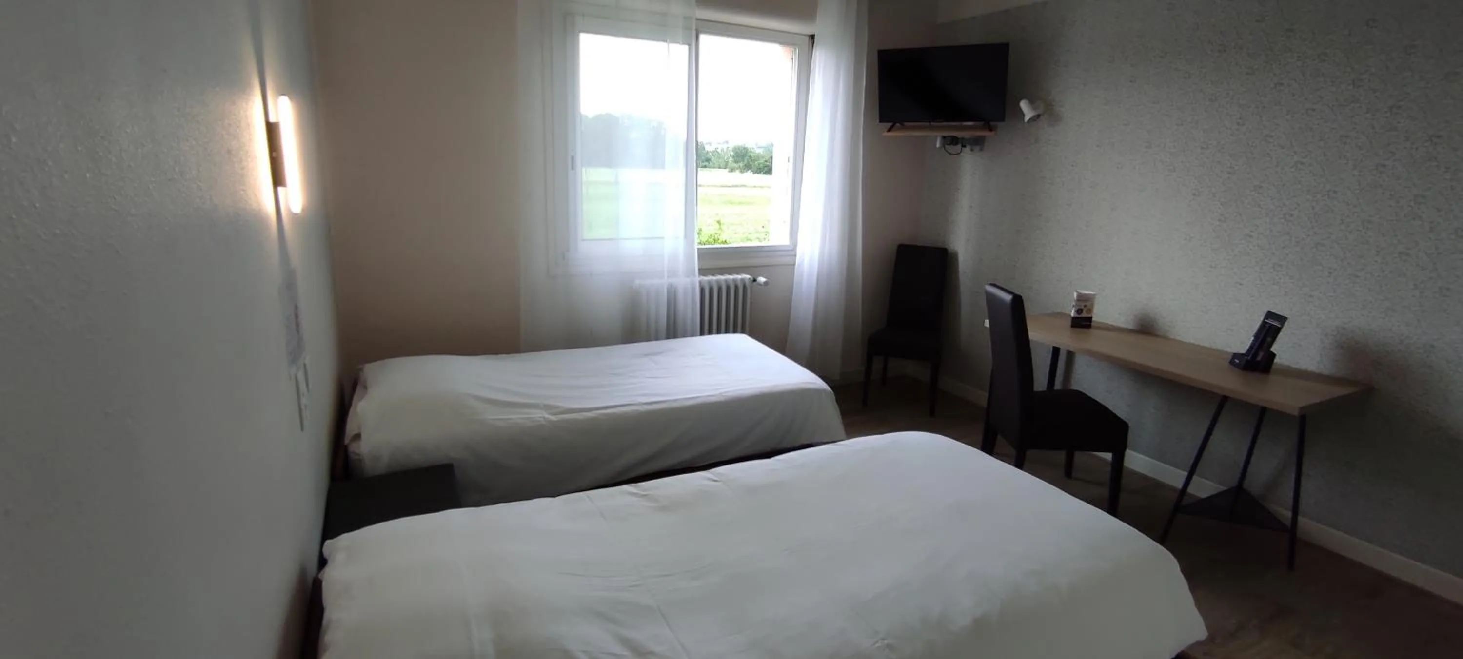 Bedroom, Bed in Hostellerie du Parc