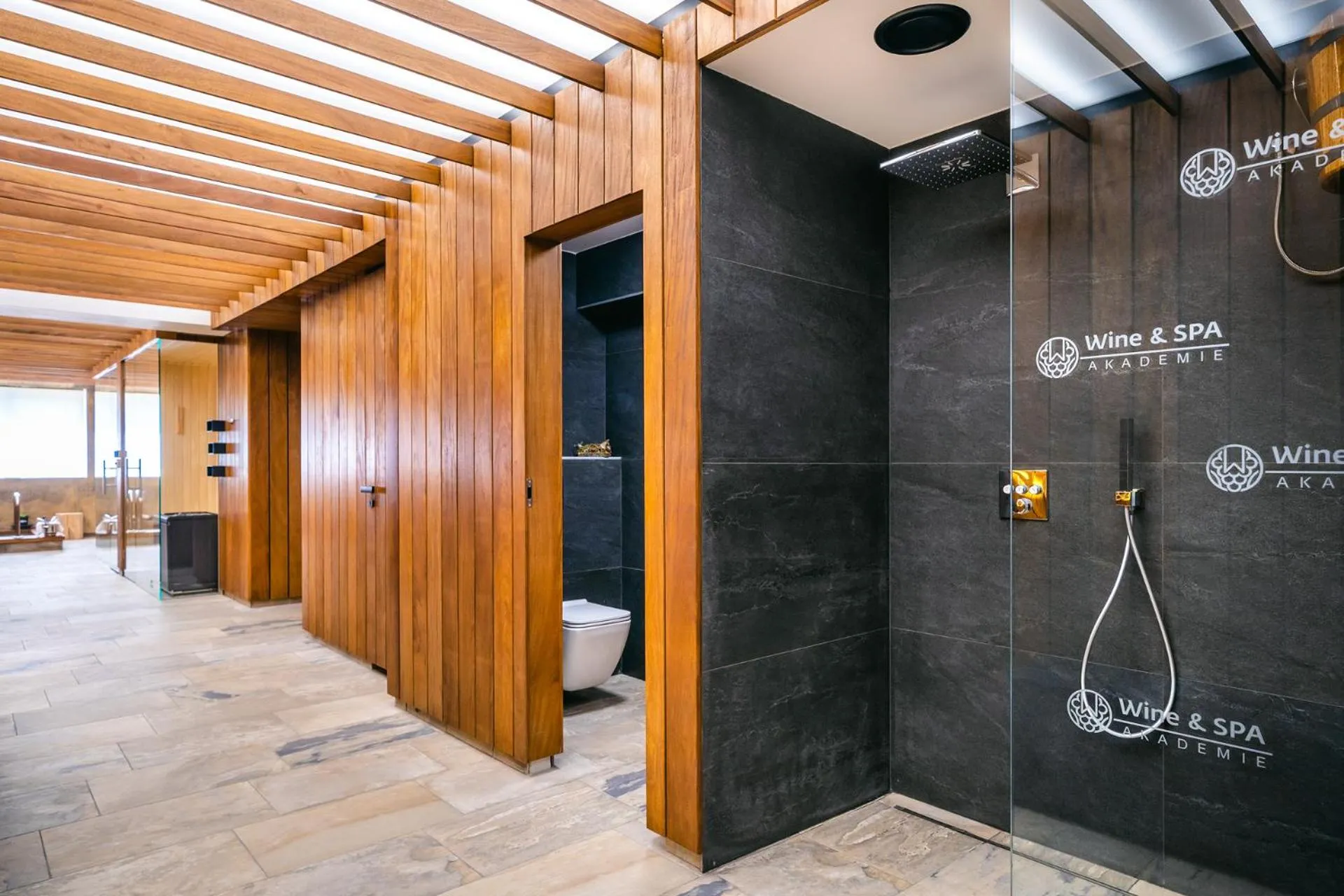 Shower in Hotel Akademie
