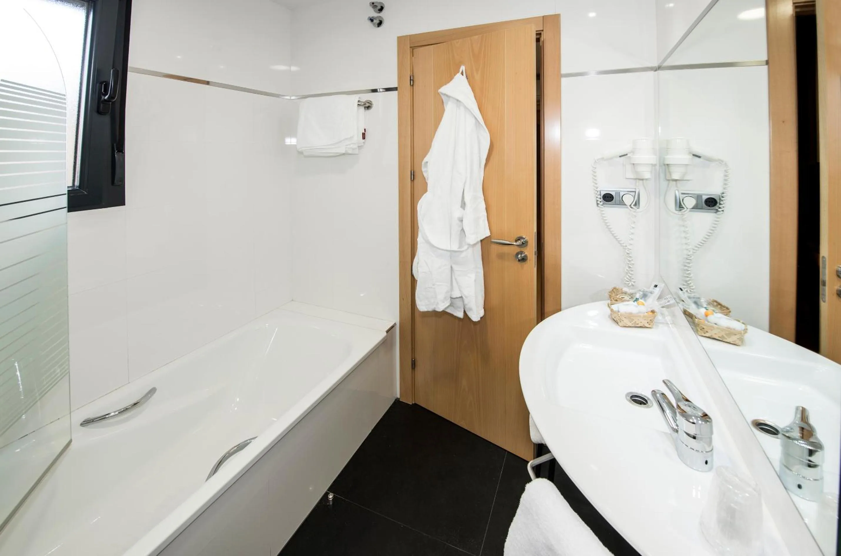 Bathroom in Hotel Puerta de la Santa