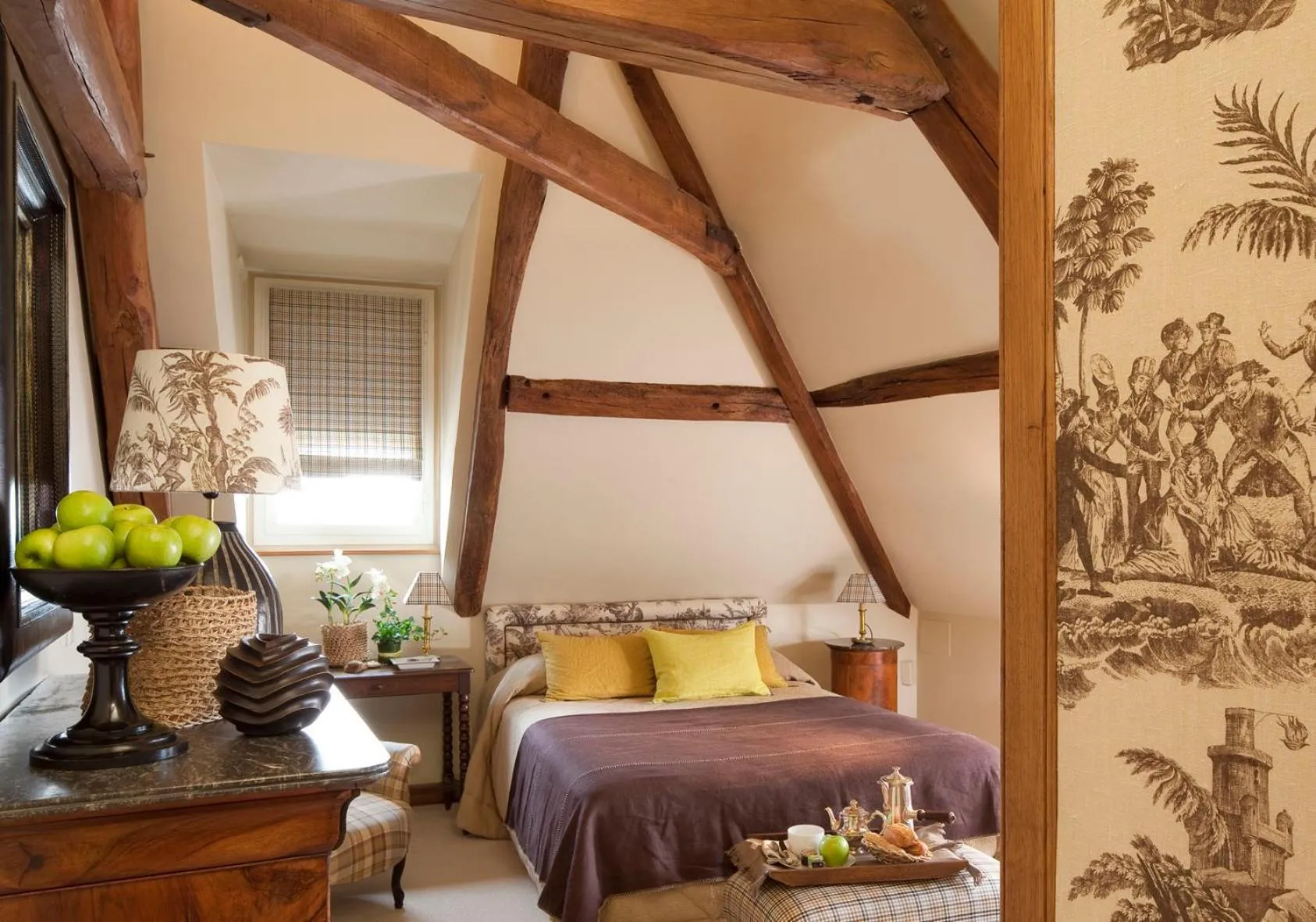 Photo of the whole room, Bed in Hotel De France