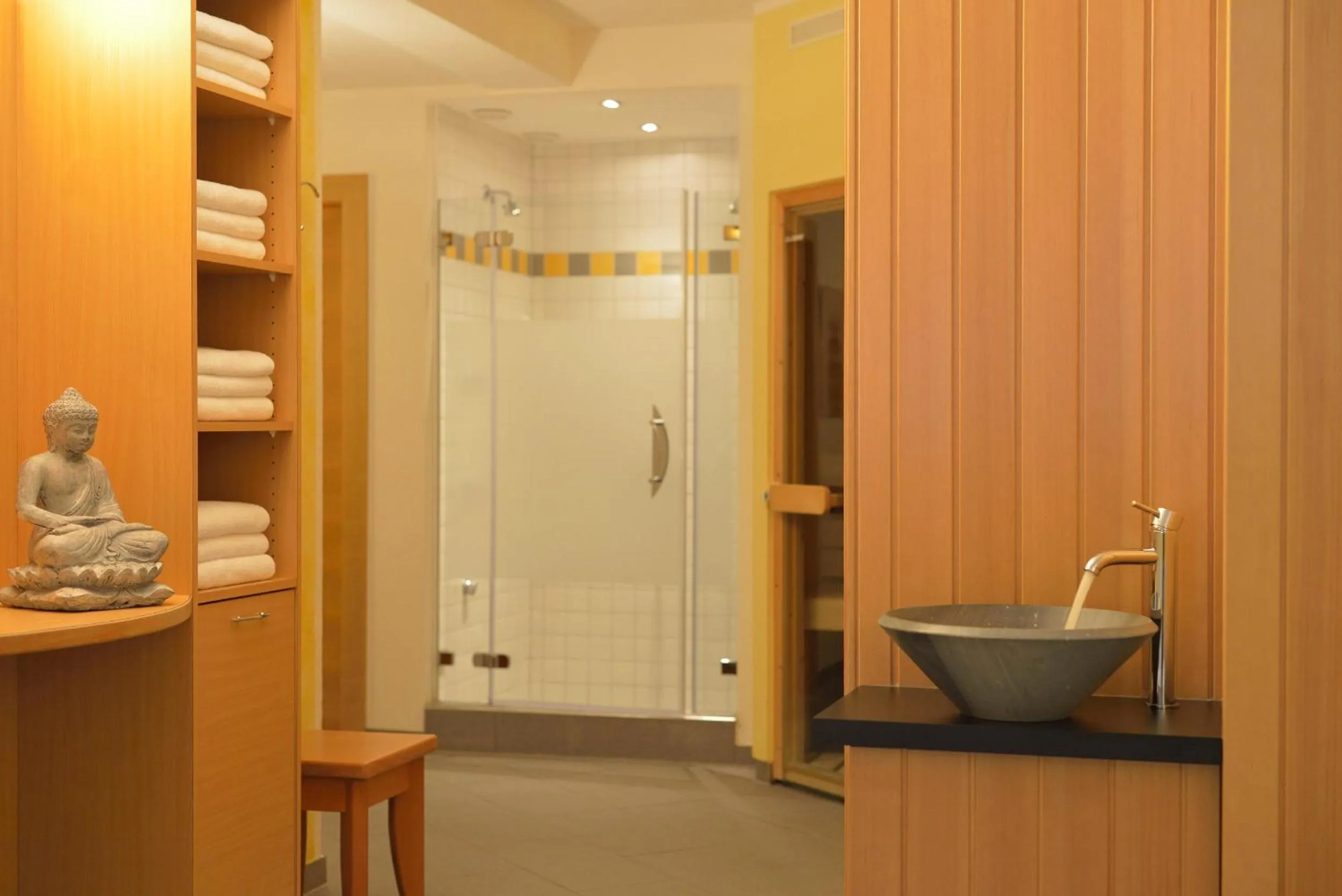 Sauna in Quality Hosts Arlberg - Hotel Goldenes Kreuz B&B