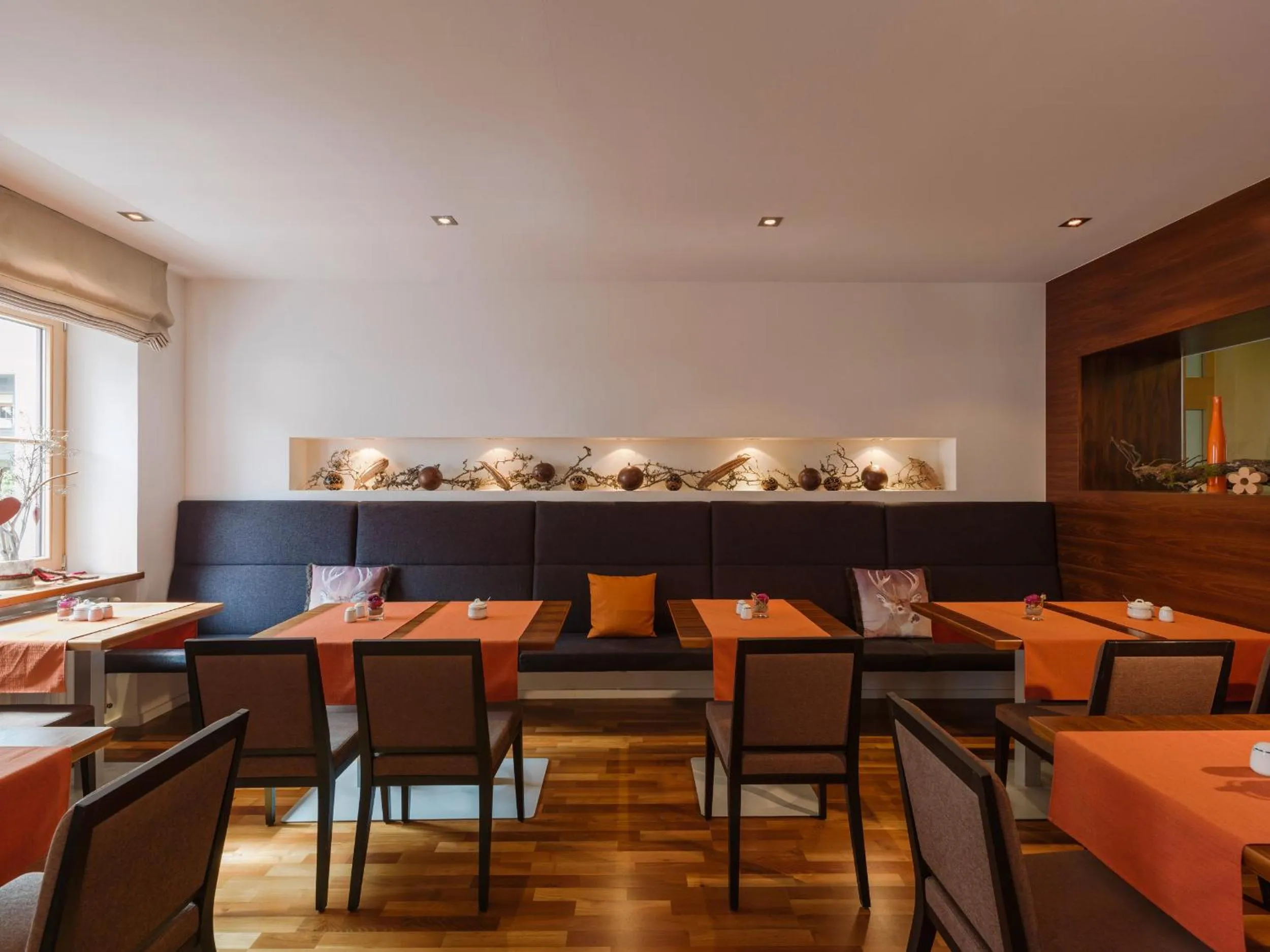 Restaurant/places to eat in Quality Hosts Arlberg - Hotel Goldenes Kreuz B&B