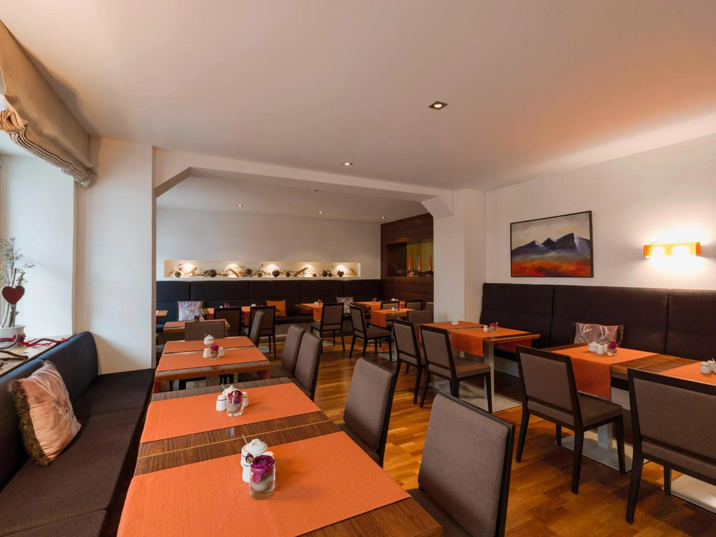 Restaurant/places to eat in Quality Hosts Arlberg - Hotel Goldenes Kreuz B&B