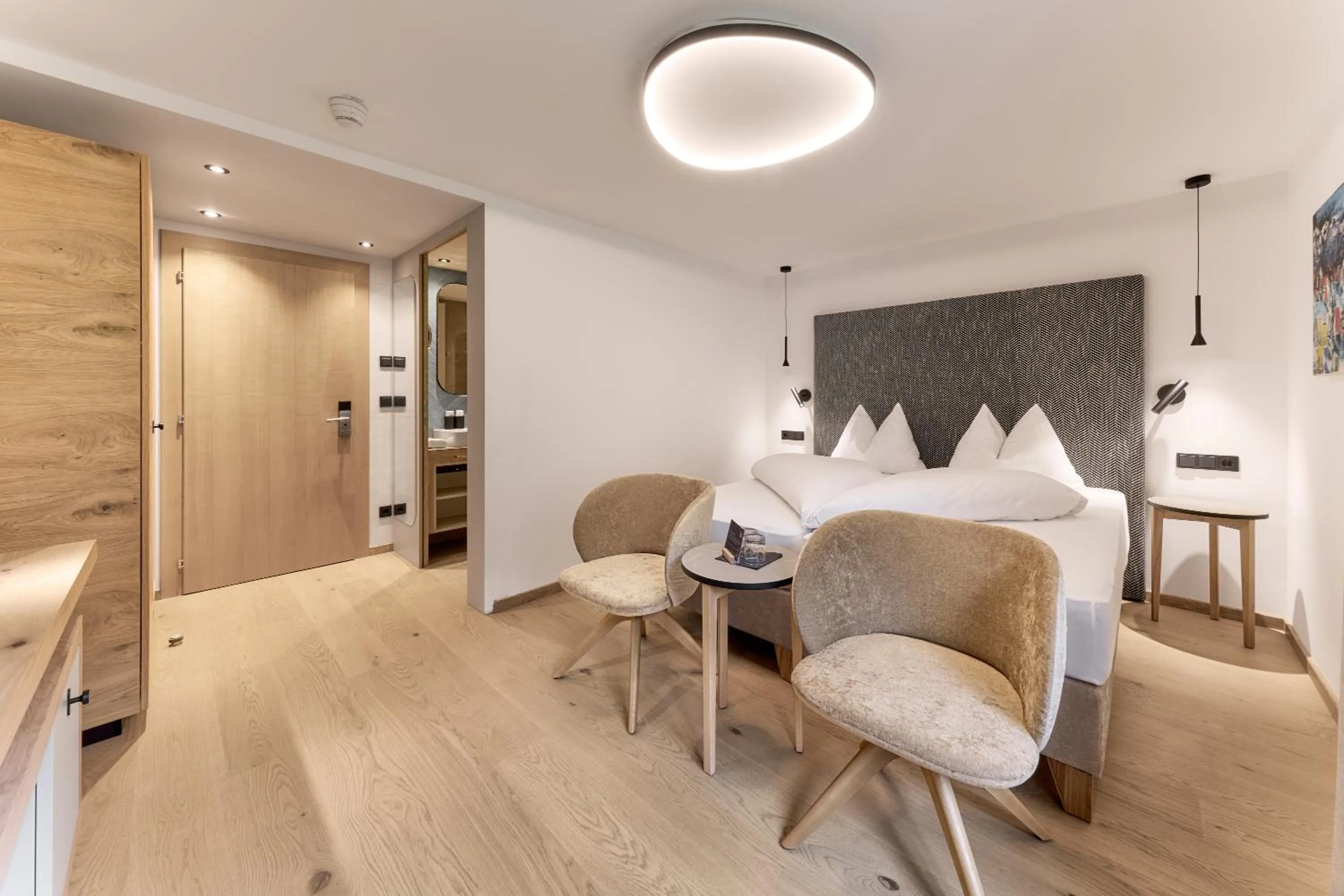 Seating area in Quality Hosts Arlberg - Hotel Goldenes Kreuz B&B