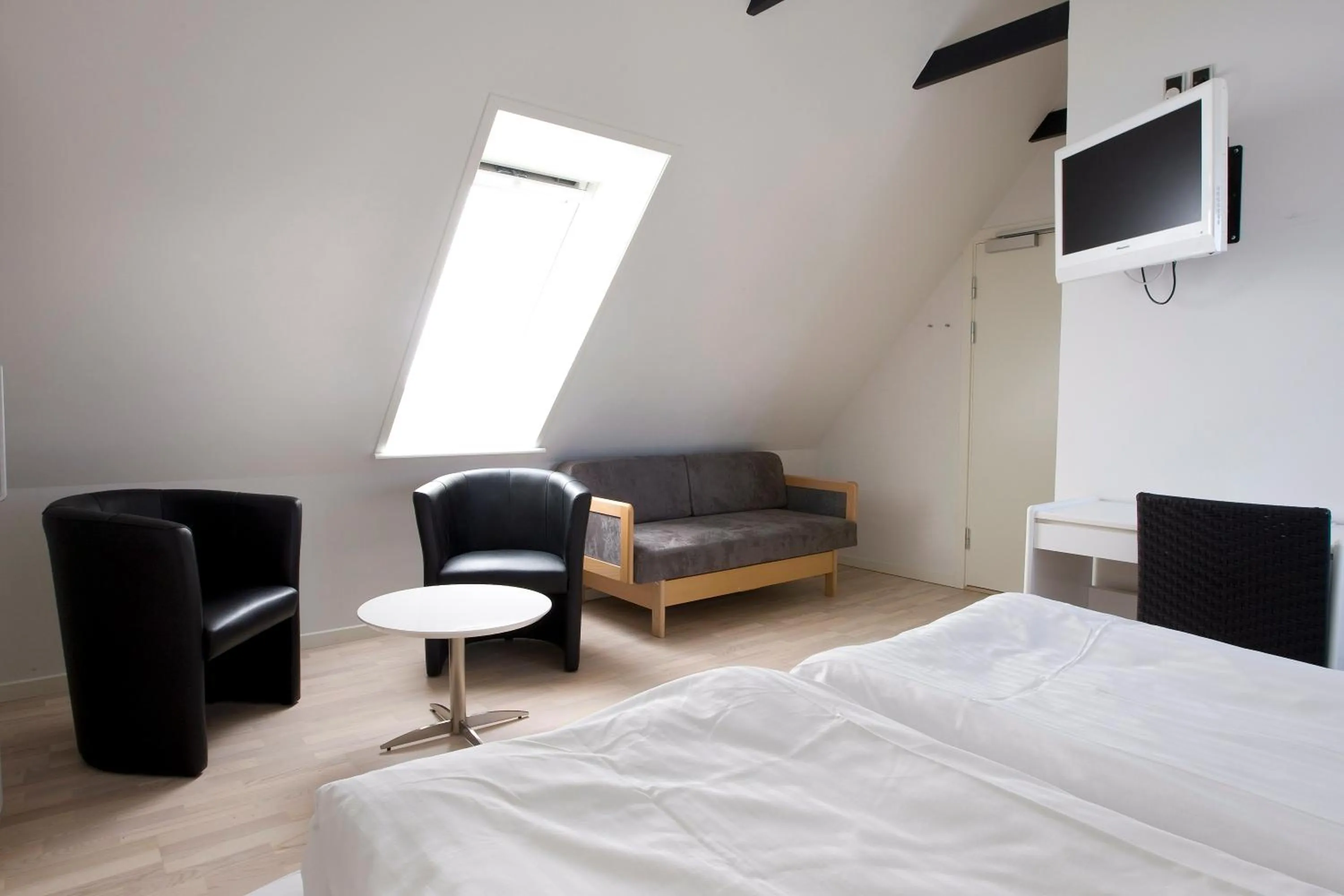 Photo of the whole room in Hotel Troense