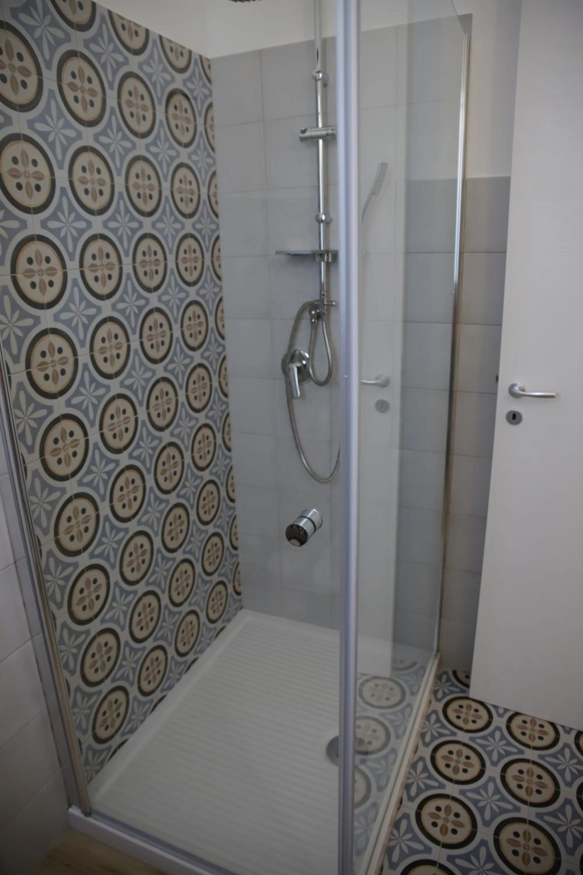 Shower in Oasi Guzzetta Hotel&Case Vacanze