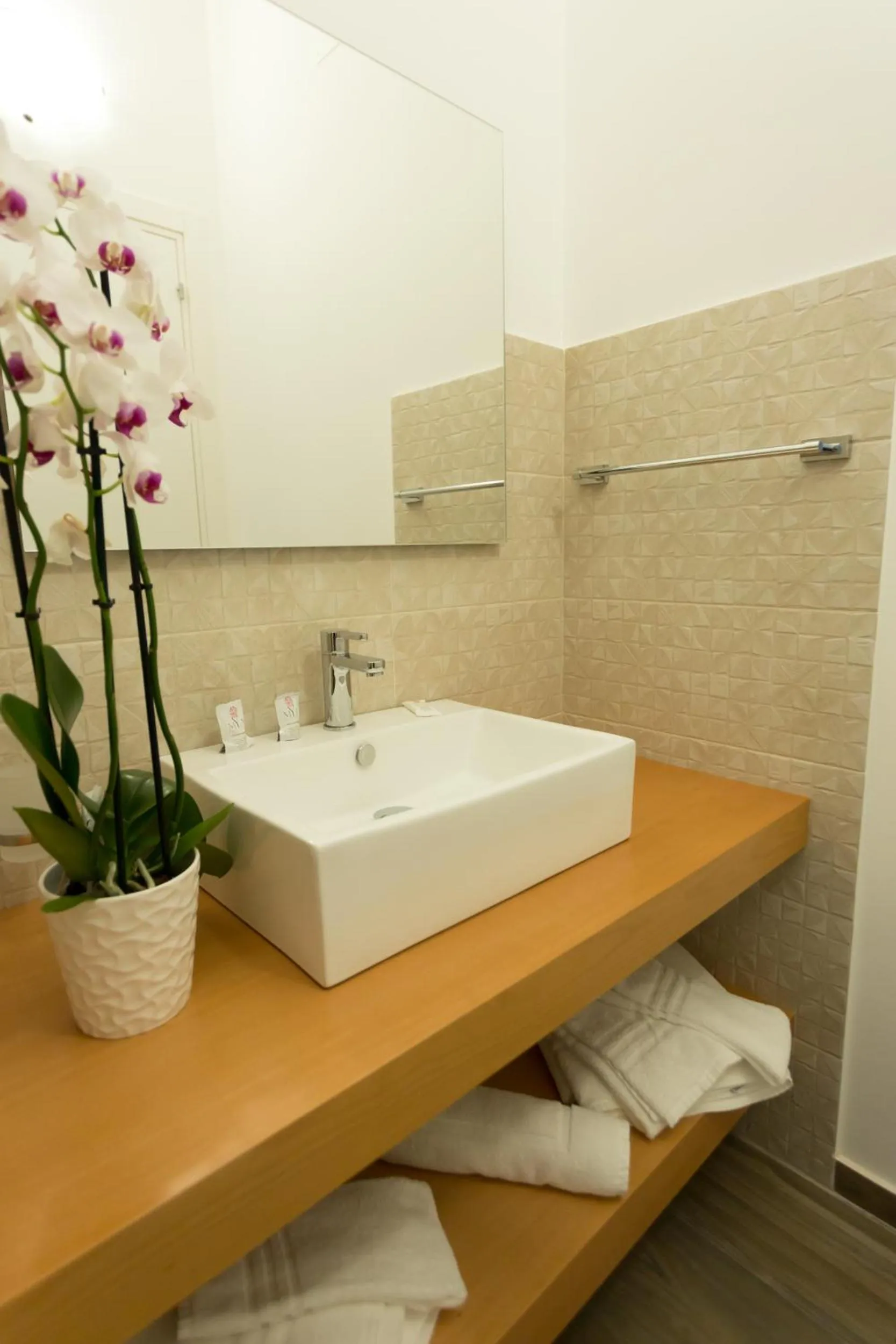 Bathroom in Oasi Guzzetta Hotel&Case Vacanze