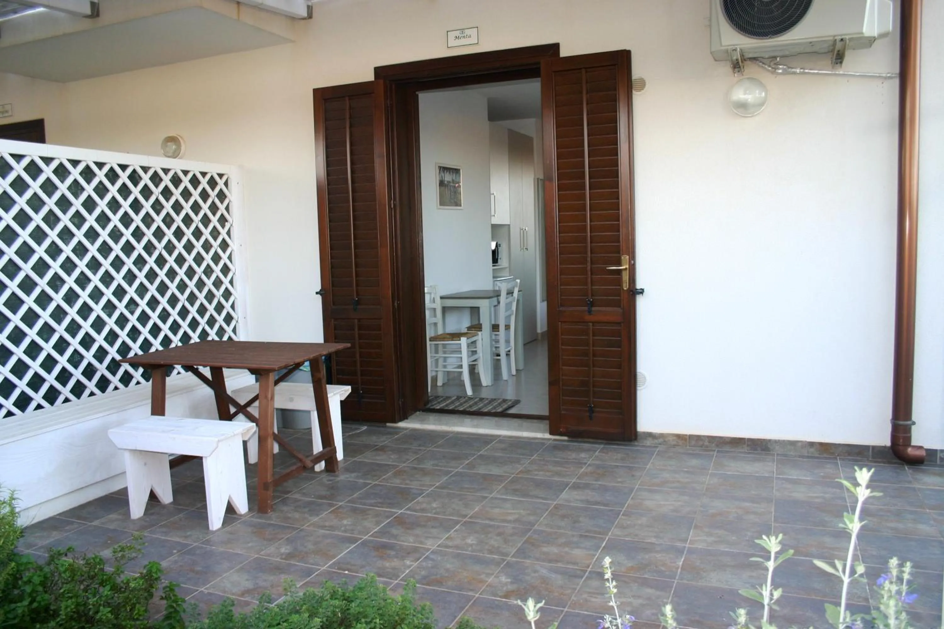 Patio in Oasi Guzzetta Hotel&Case Vacanze