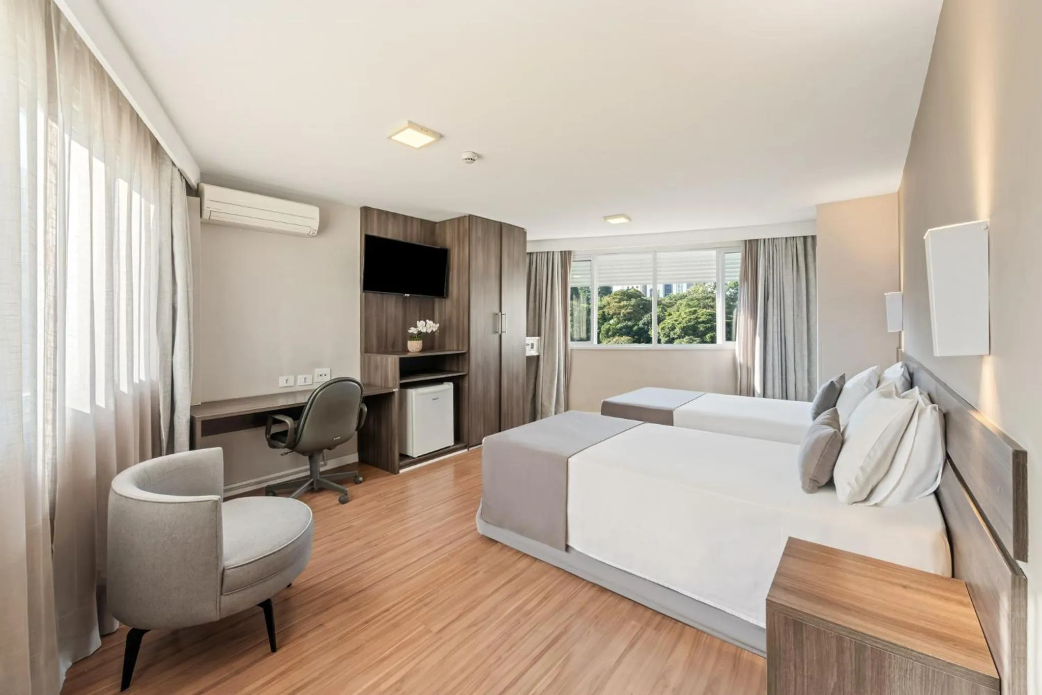 Bedroom, Bed in Hotel Trianon Paulista