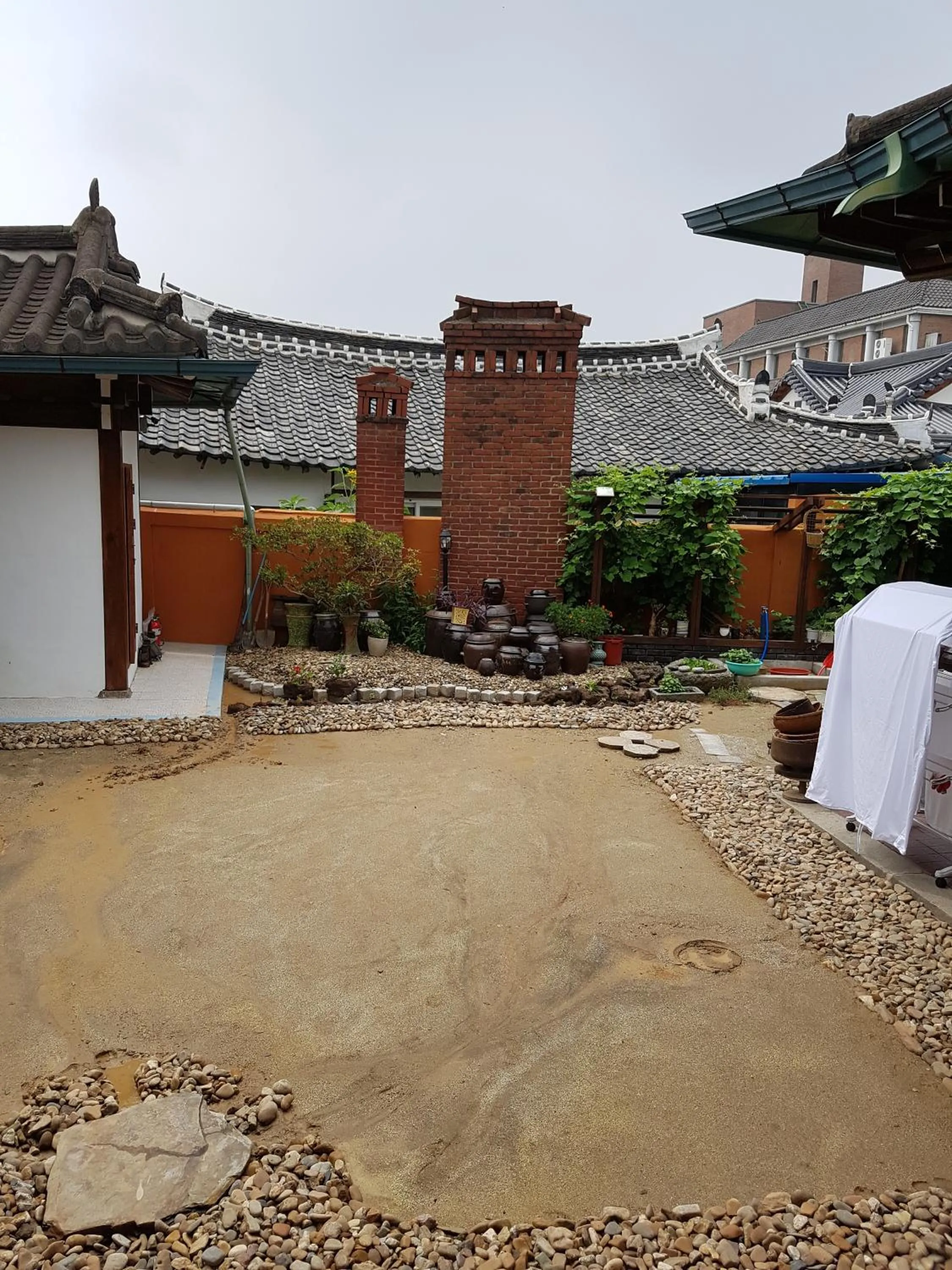 Garden in The Hanok