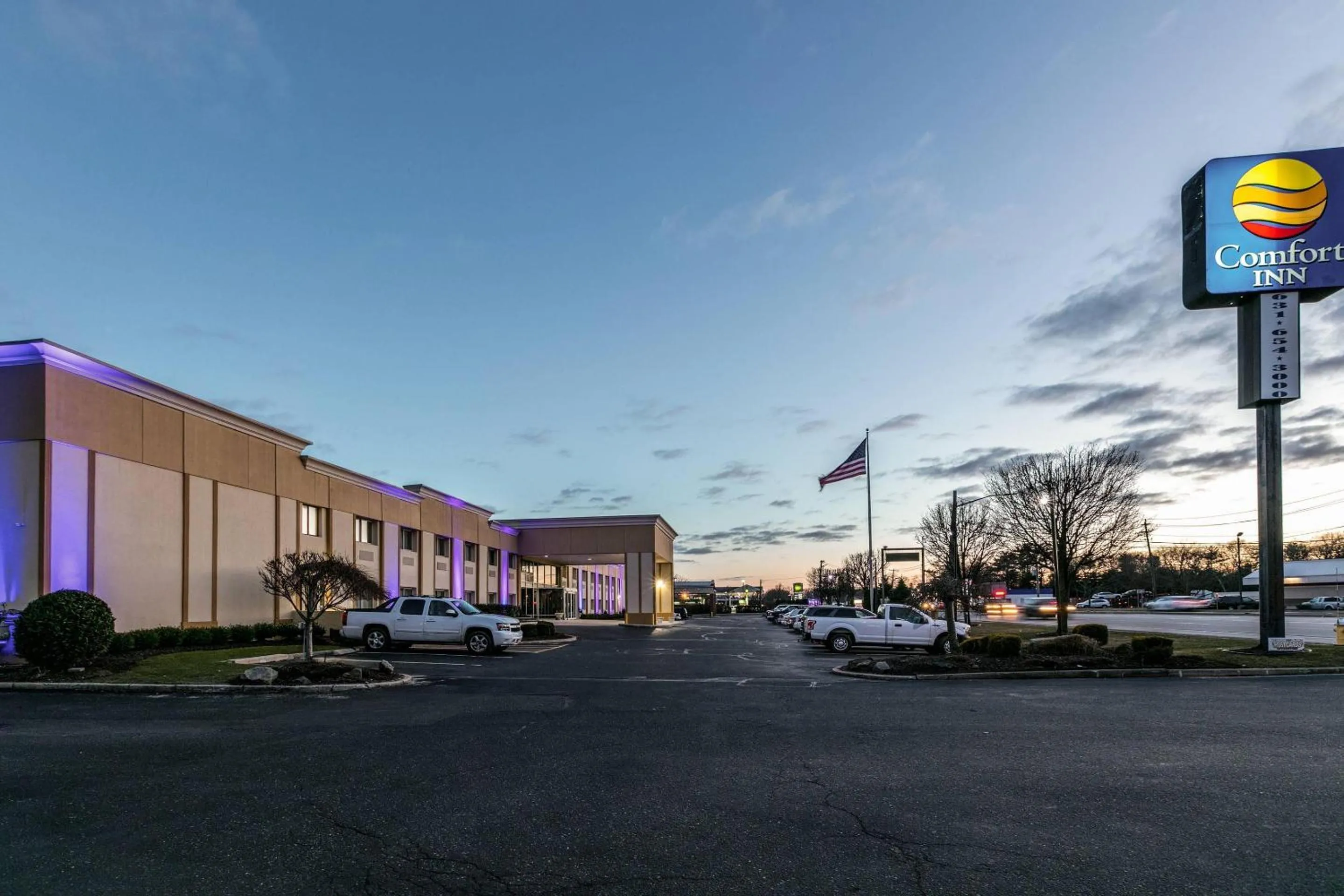 Property building in Comfort Inn Medford-Long Island