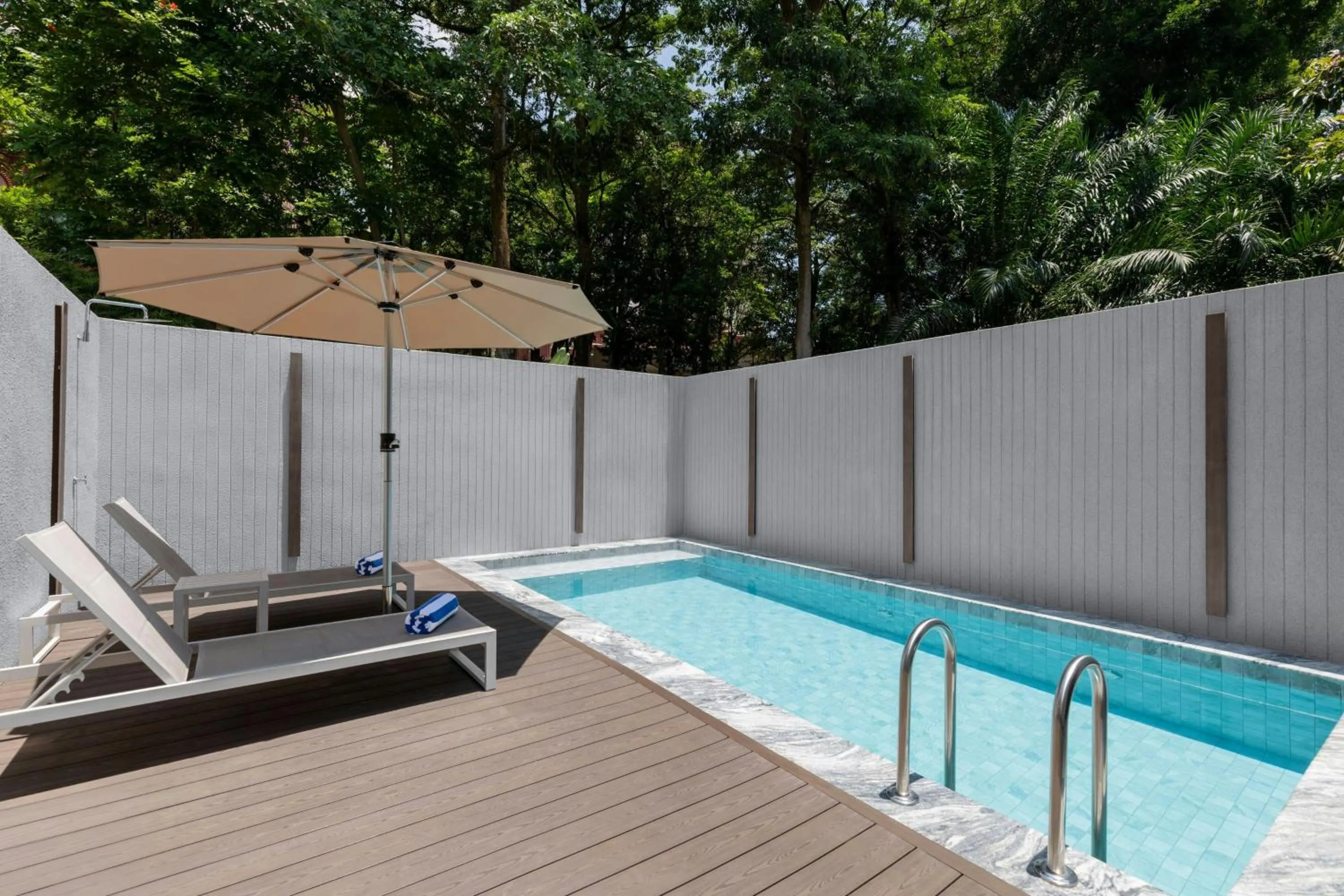 Swimming pool in Putrajaya Marriott Hotel