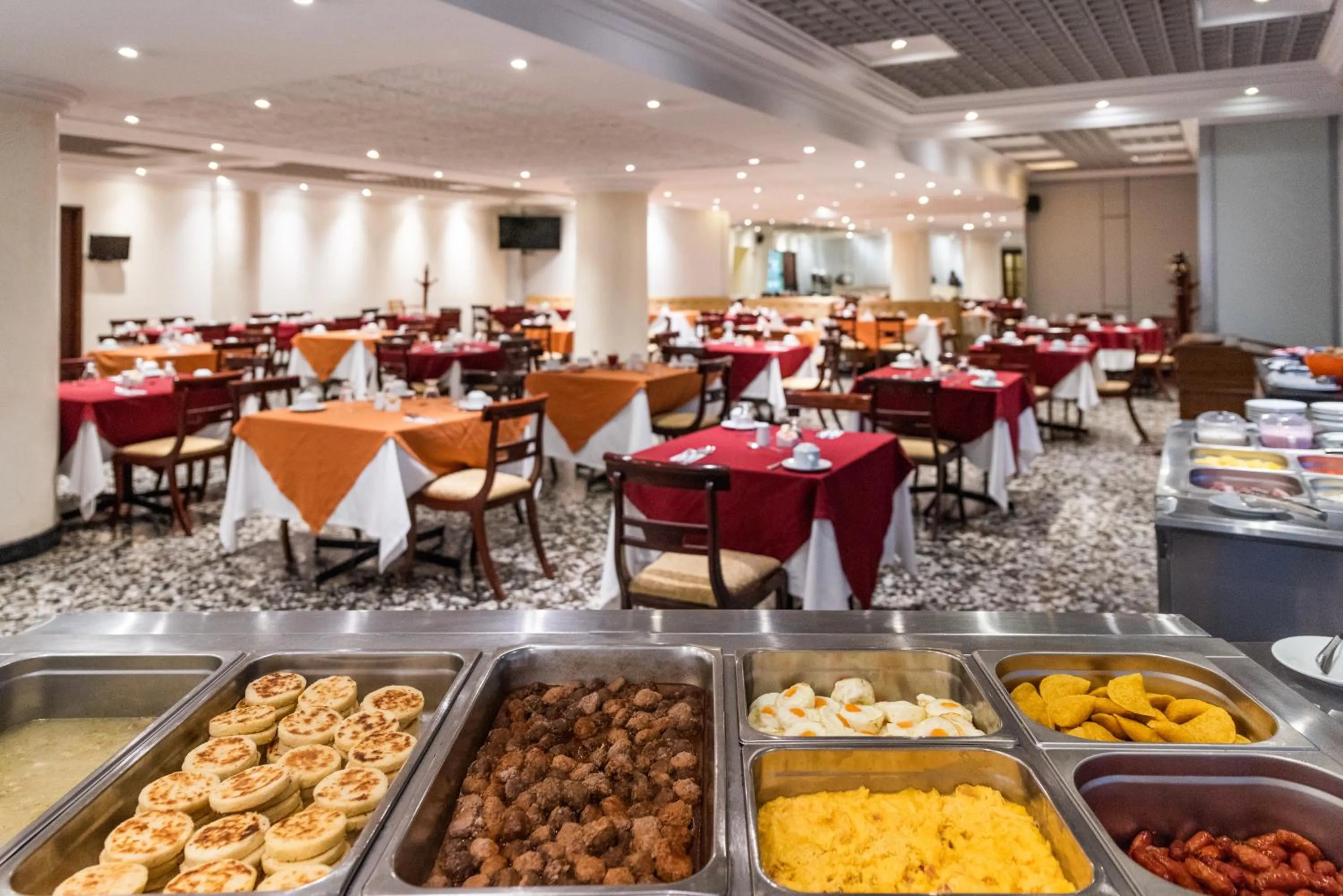 Breakfast in Hotel Dann Av. 19