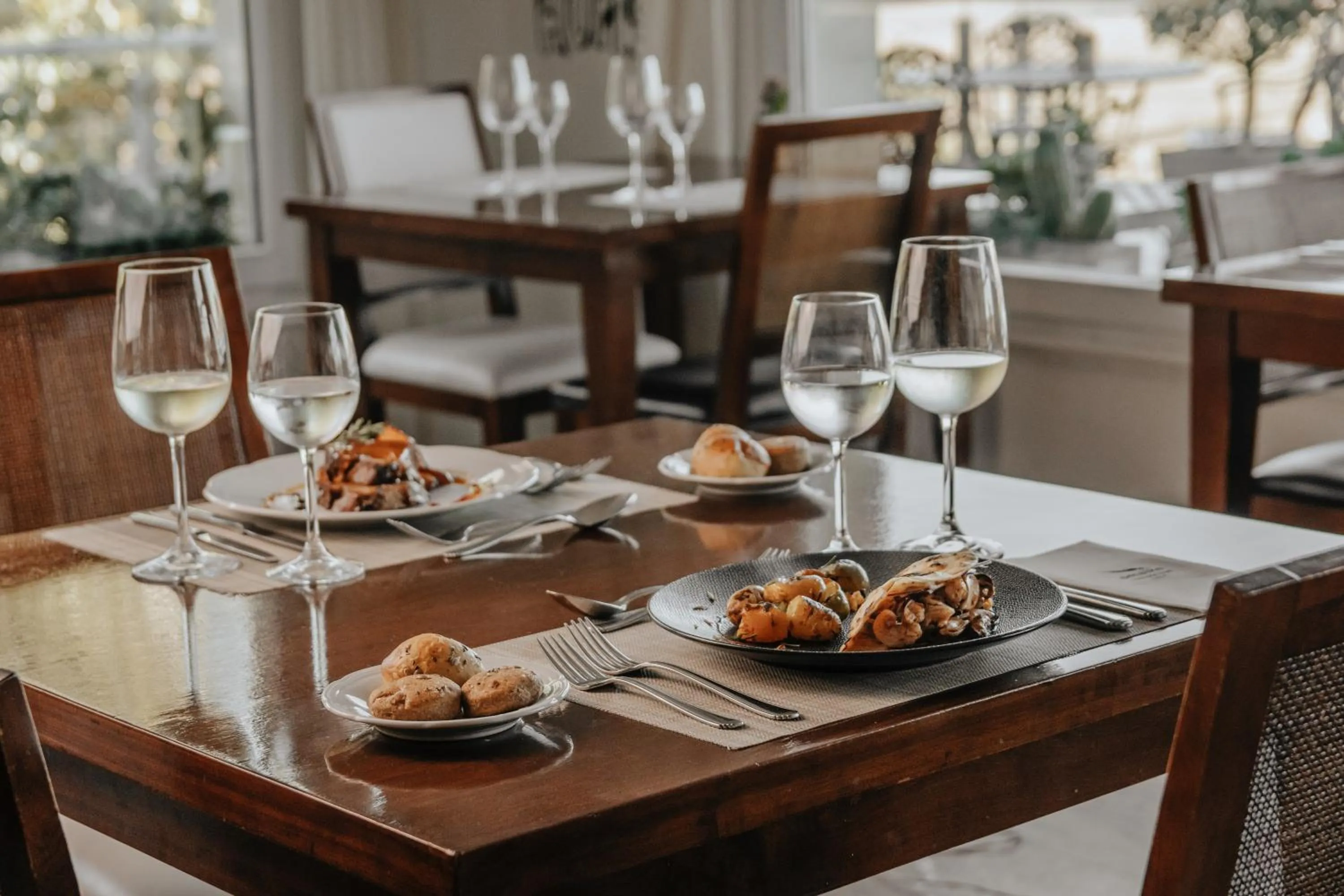 Restaurant/places to eat in Amaike Hotel Golf & Spa