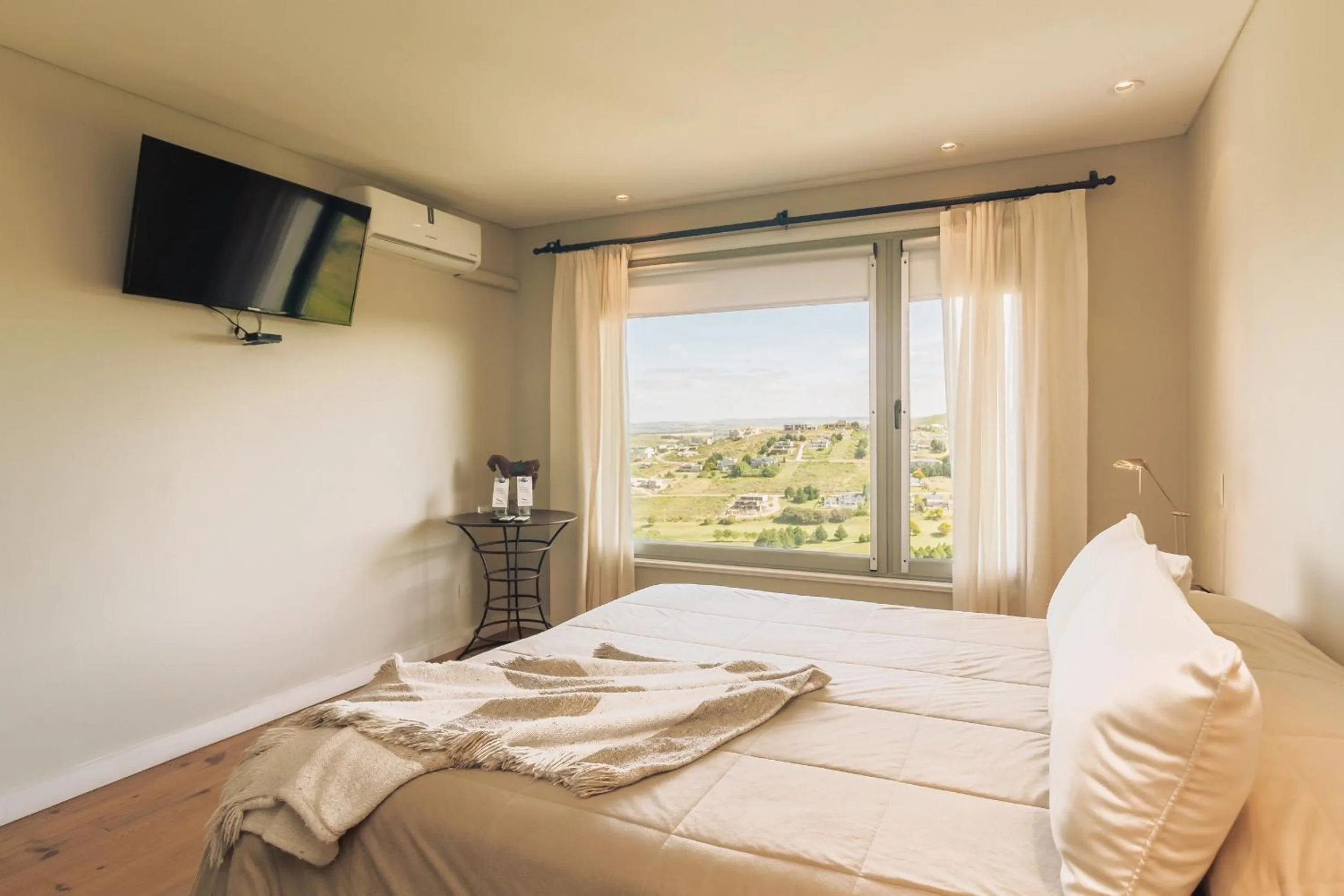 Bed in Amaike Hotel Golf & Spa