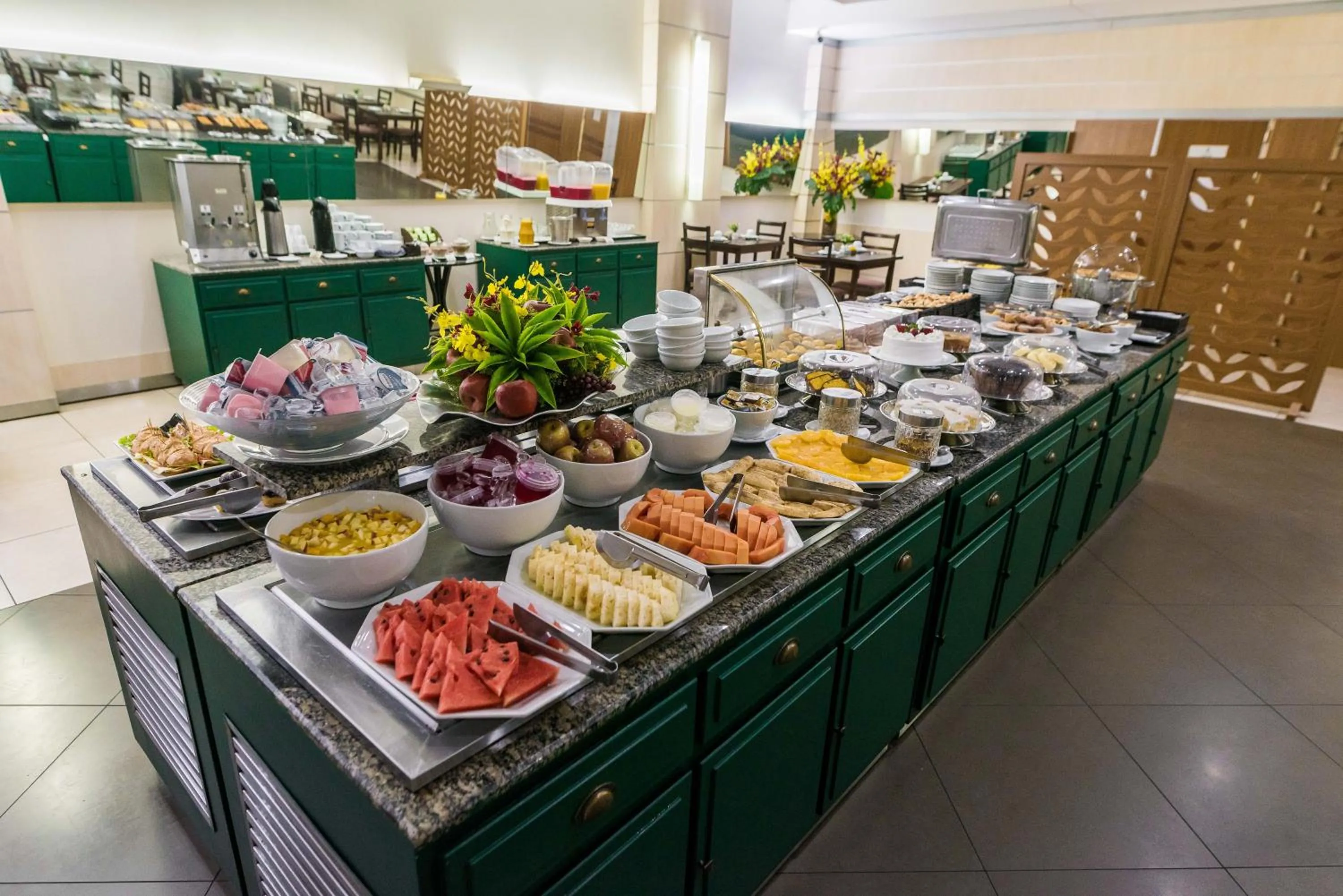 Breakfast in Hotel Boulevard