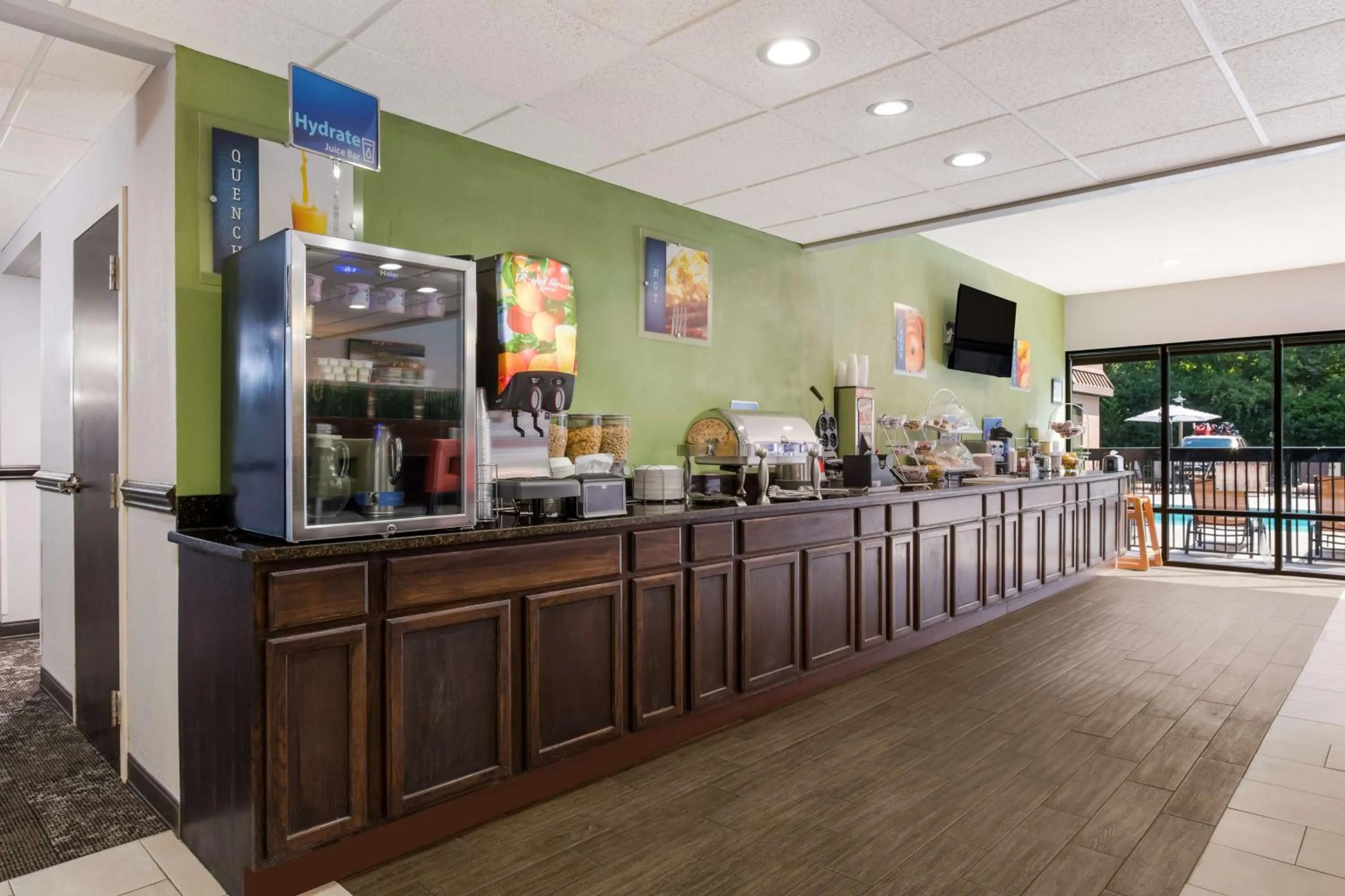 Breakfast in Best Western Albemarle Inn