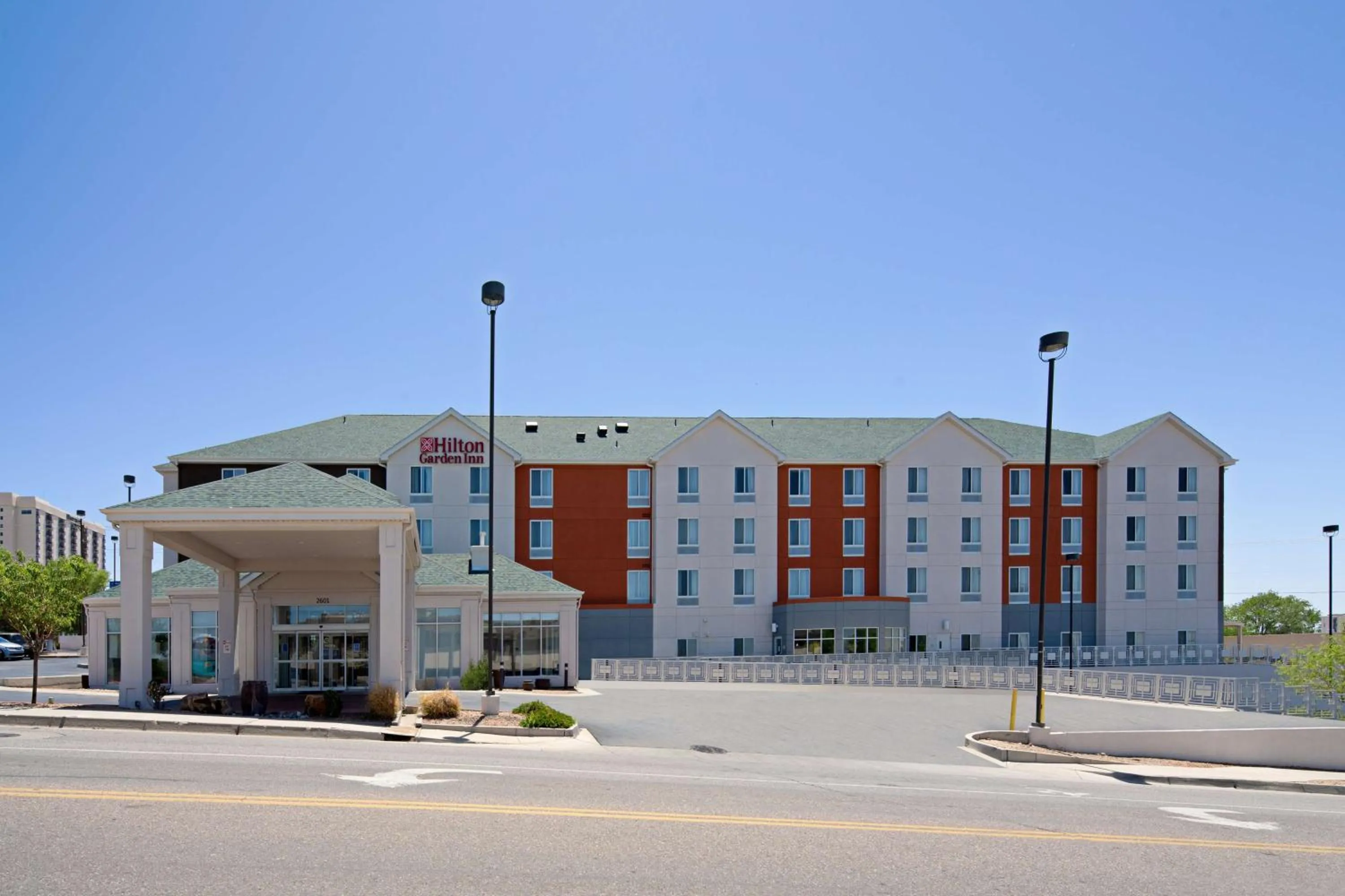 Property building in Hilton Garden Inn Albuquerque Airport