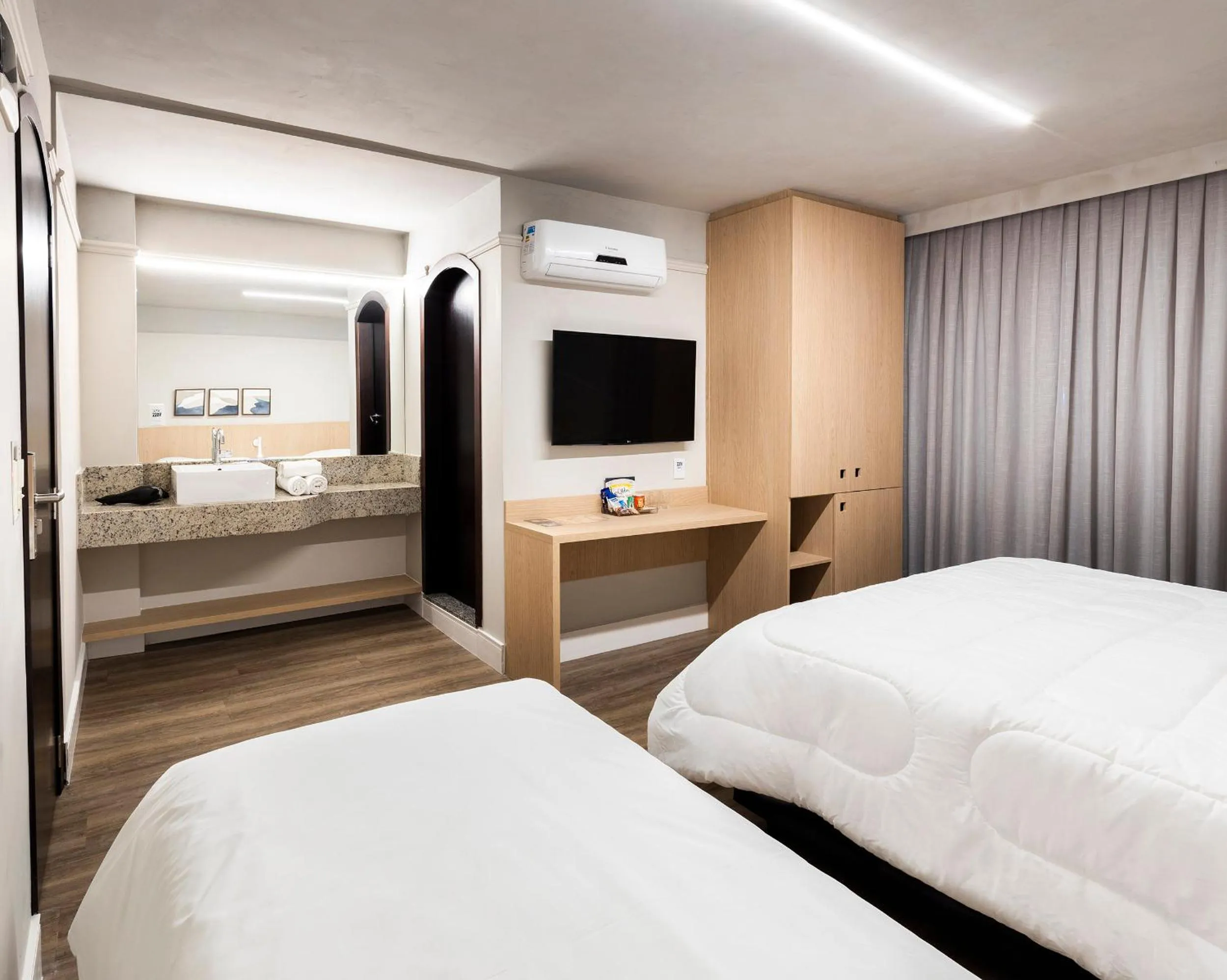 Photo of the whole room, Bed in HM Hotel