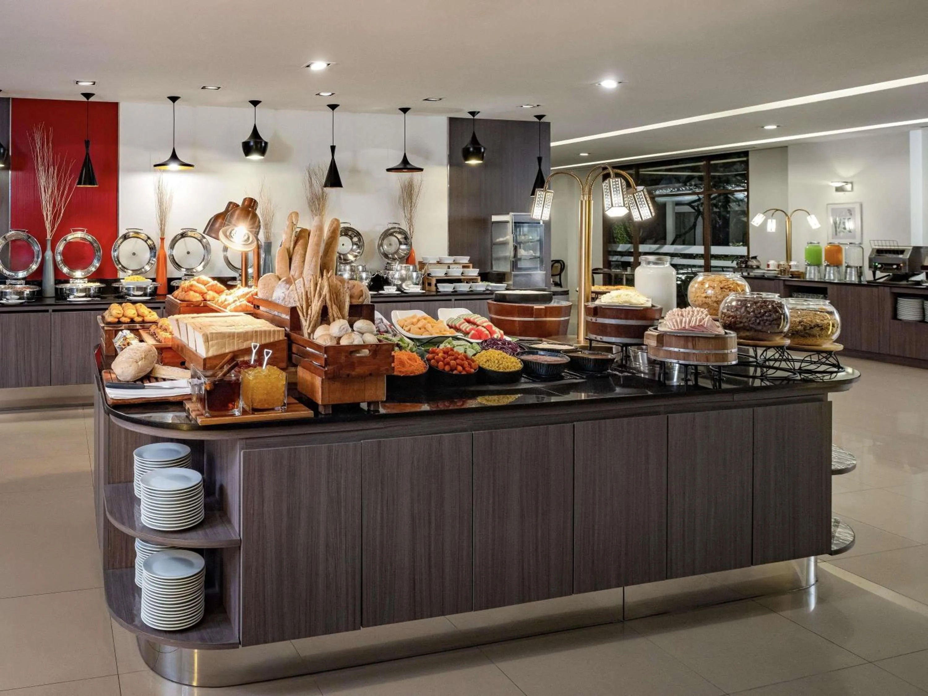 Restaurant/places to eat in Ibis Bangkok Riverside