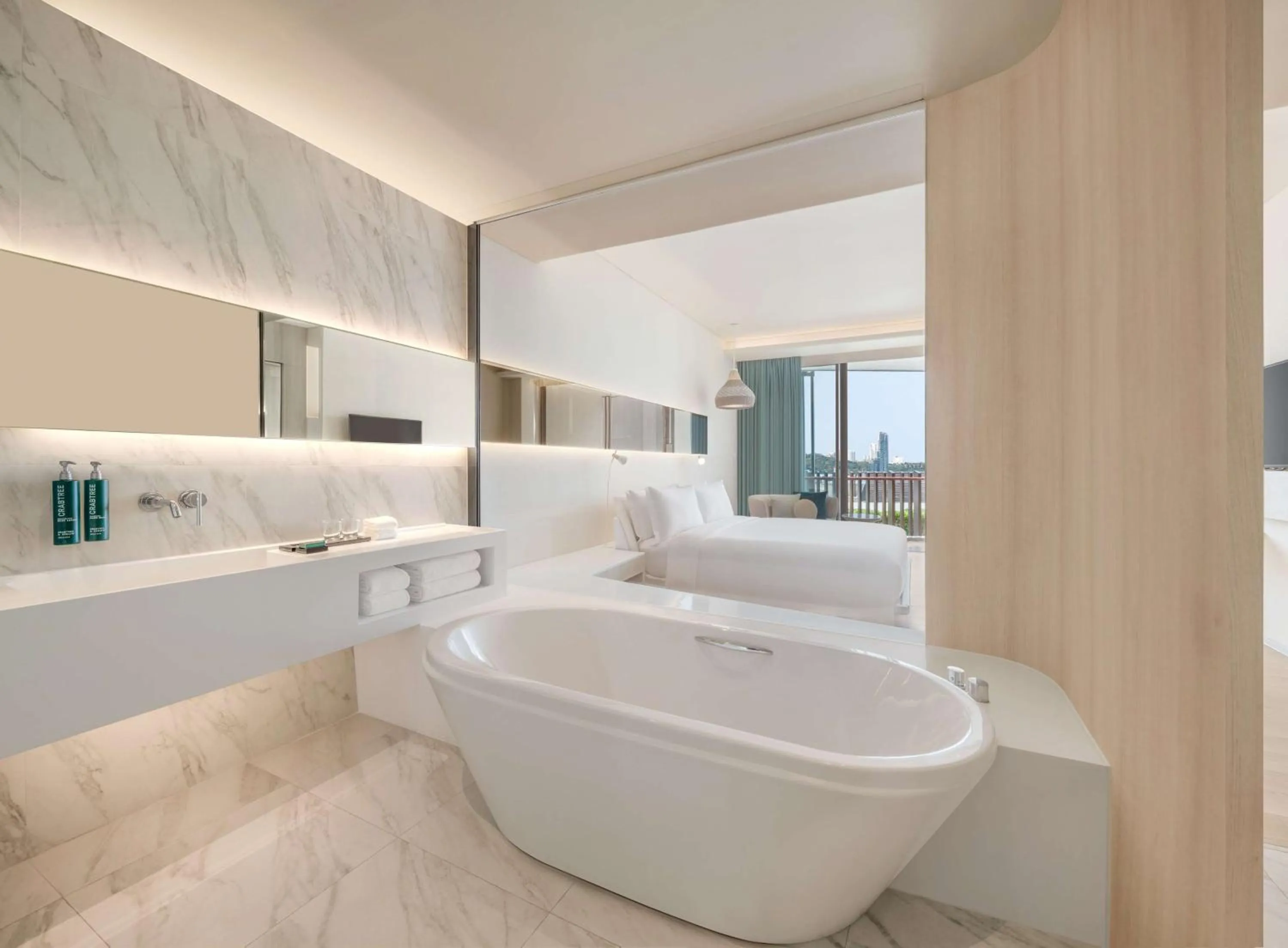 Bathroom, Bed in Hilton Pattaya