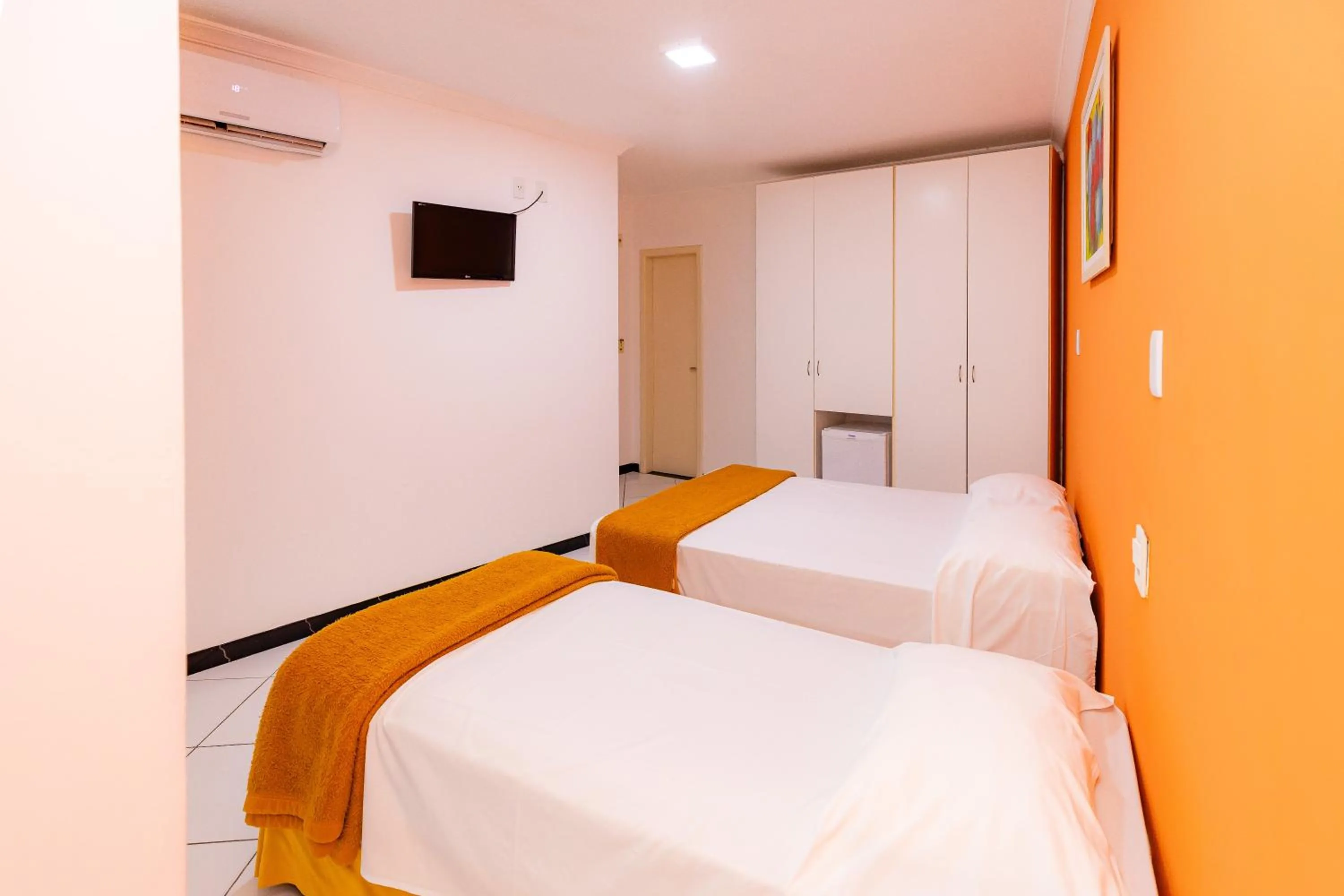 TV and multimedia, Bed in Hotel Adriattico