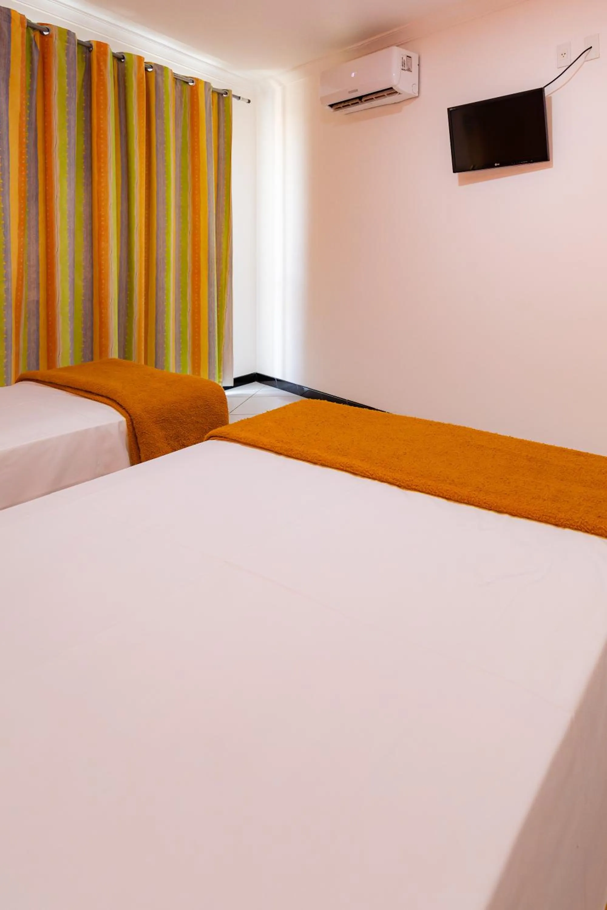 TV and multimedia, Bed in Hotel Adriattico