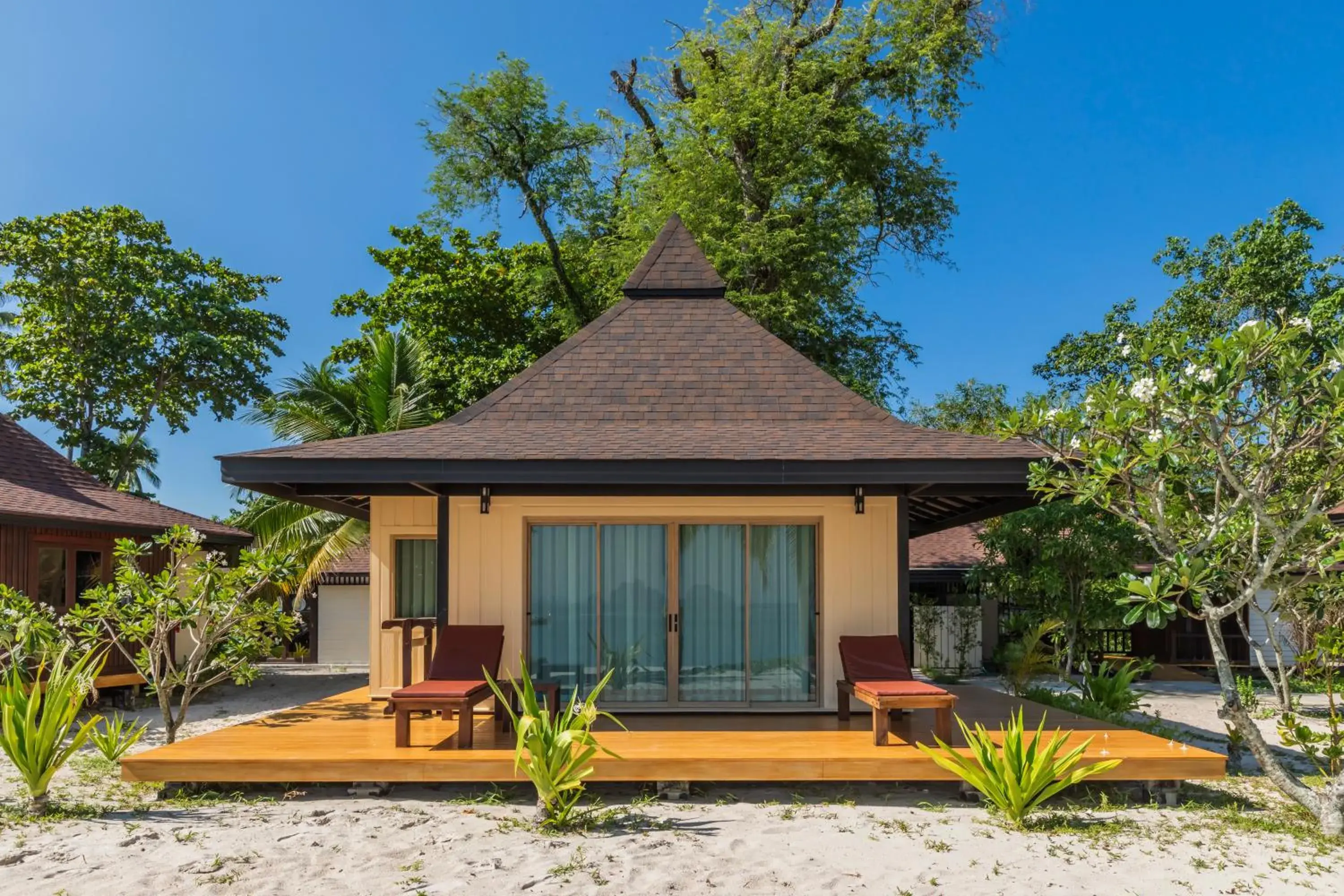 Premier Beachfront Villa in Koh Mook Sivalai Beach Resort Premier Beachfront Villa in Koh Mook Sivalai Beach Resort