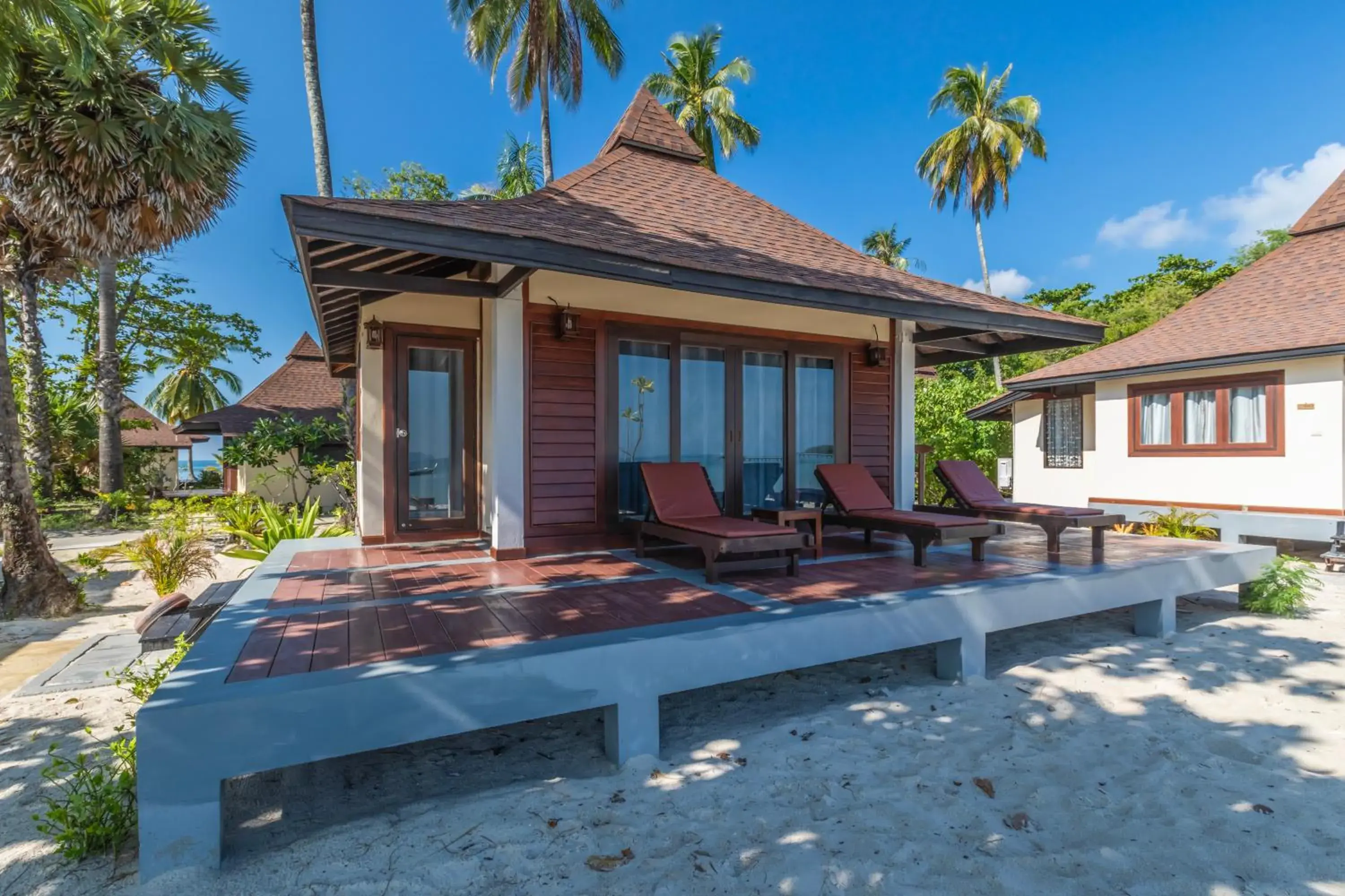 Beachfront Family Villa (1st Row) in Koh Mook Sivalai Beach Resort Beachfront Family Villa (1st Row) in Koh Mook Sivalai Beach Resort