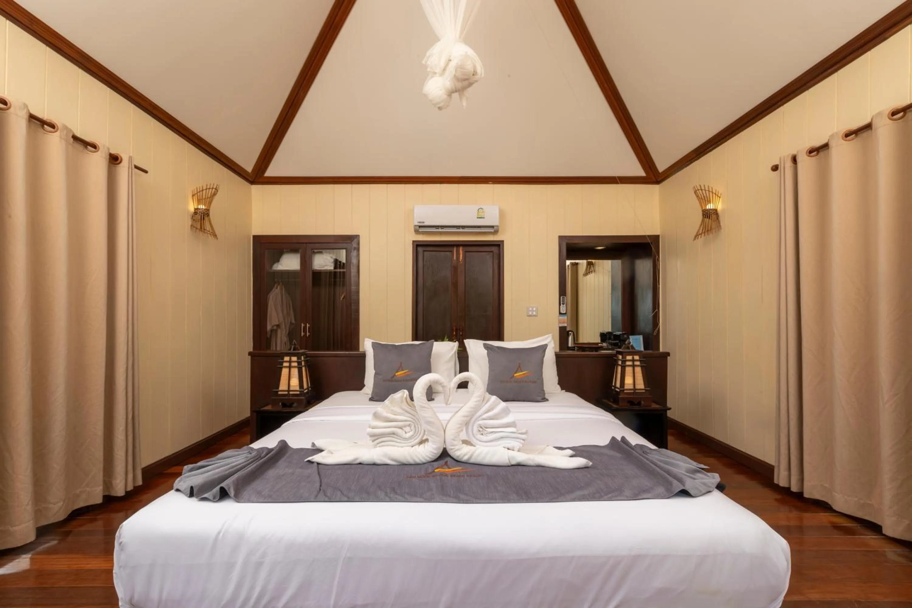 Bedroom, Bed in Koh Mook Sivalai Beach Resort