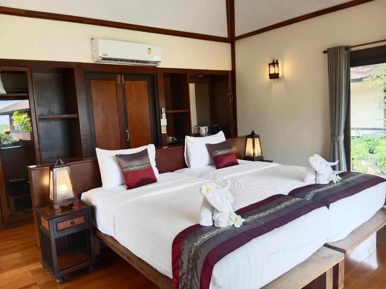 Deluxe Beachfront Villa Twin in Koh Mook Sivalai Beach Resort Deluxe Beachfront Villa Twin in Koh Mook Sivalai Beach Resort