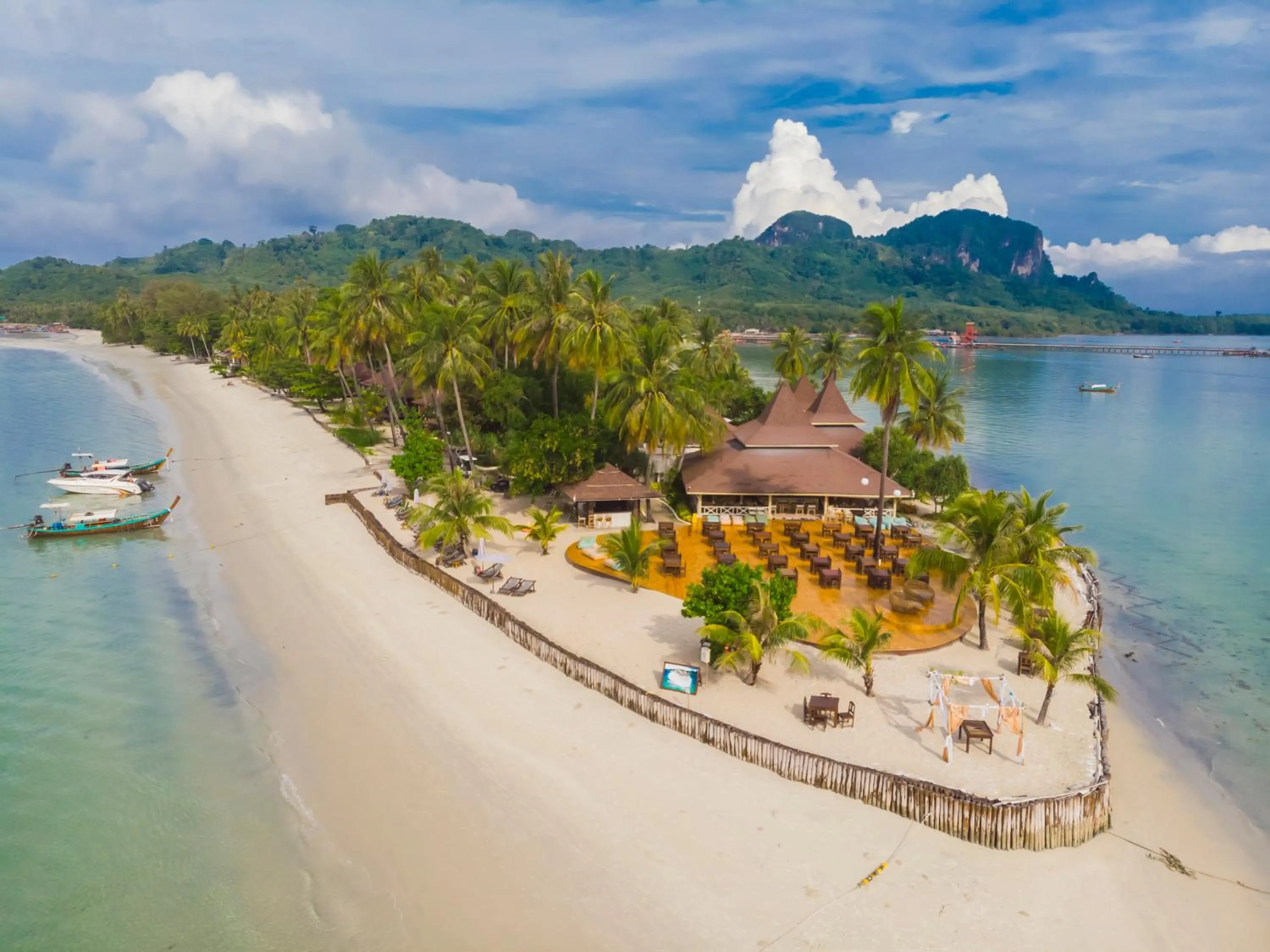 Property building in Koh Mook Sivalai Beach Resort
